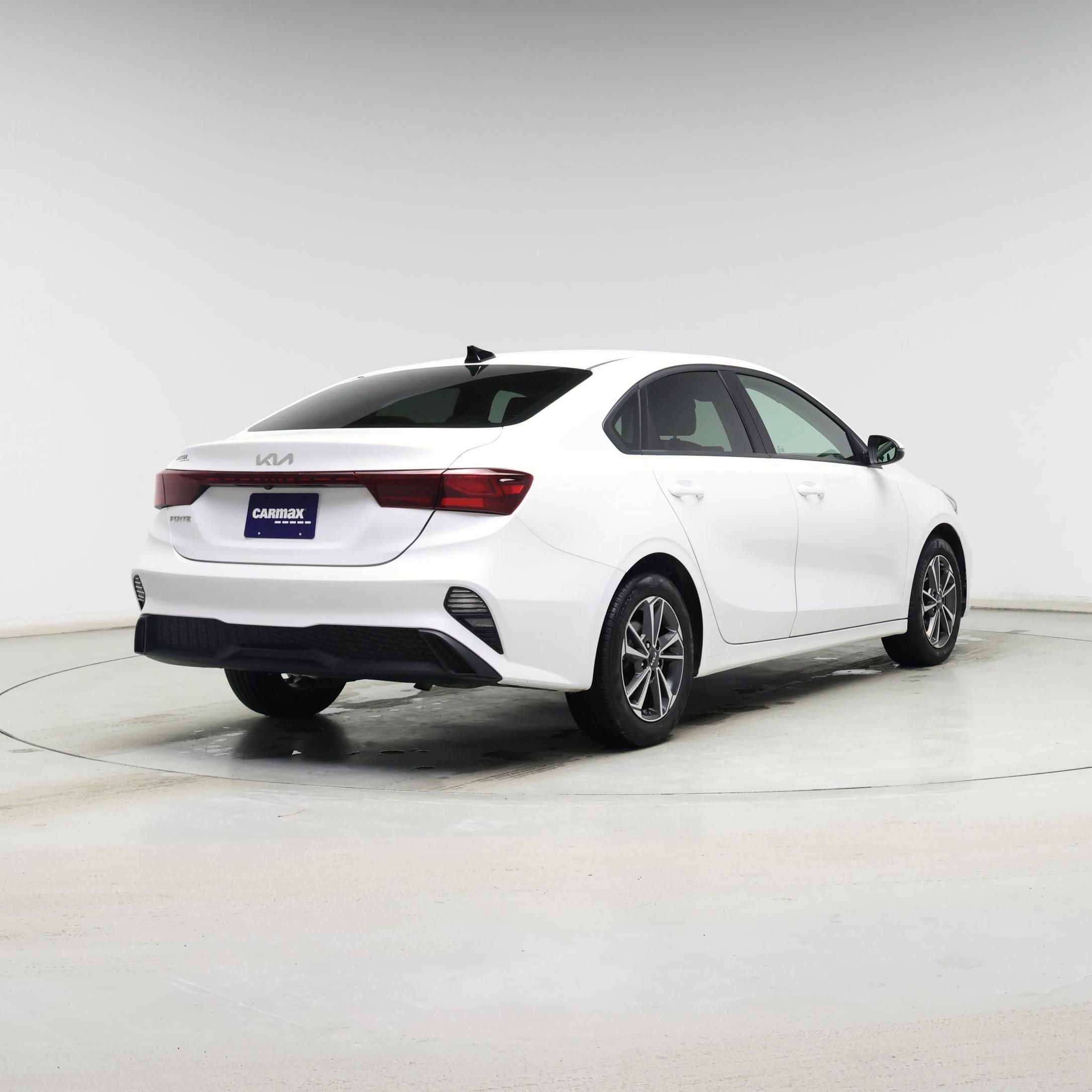 Thumbnail: 2024 Kia Forte - 8