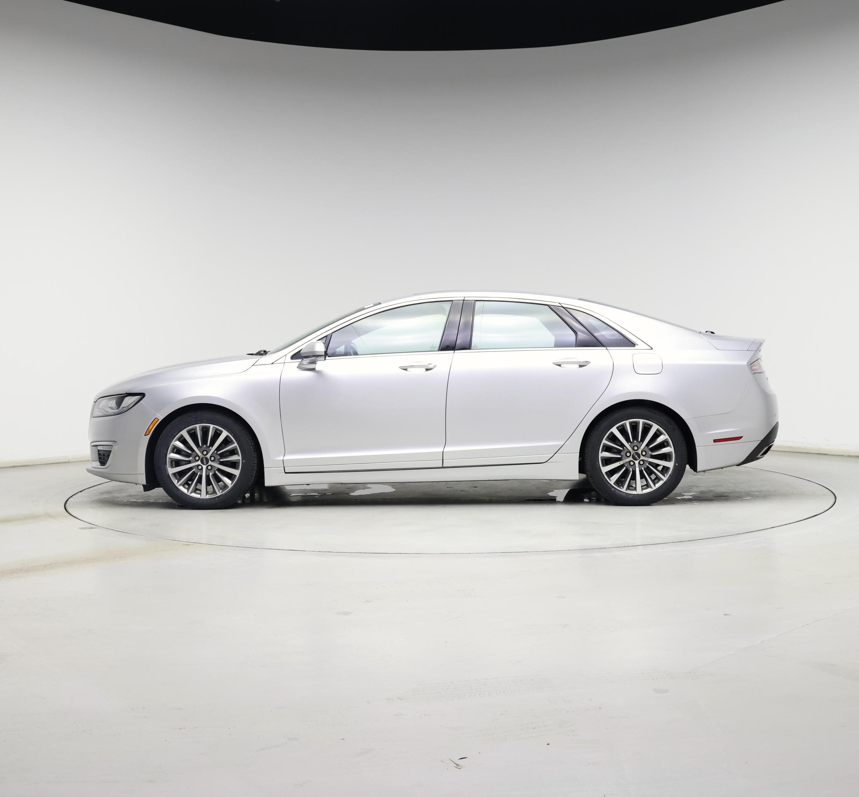 Thumbnail: 2018 Lincoln MKZ - 3