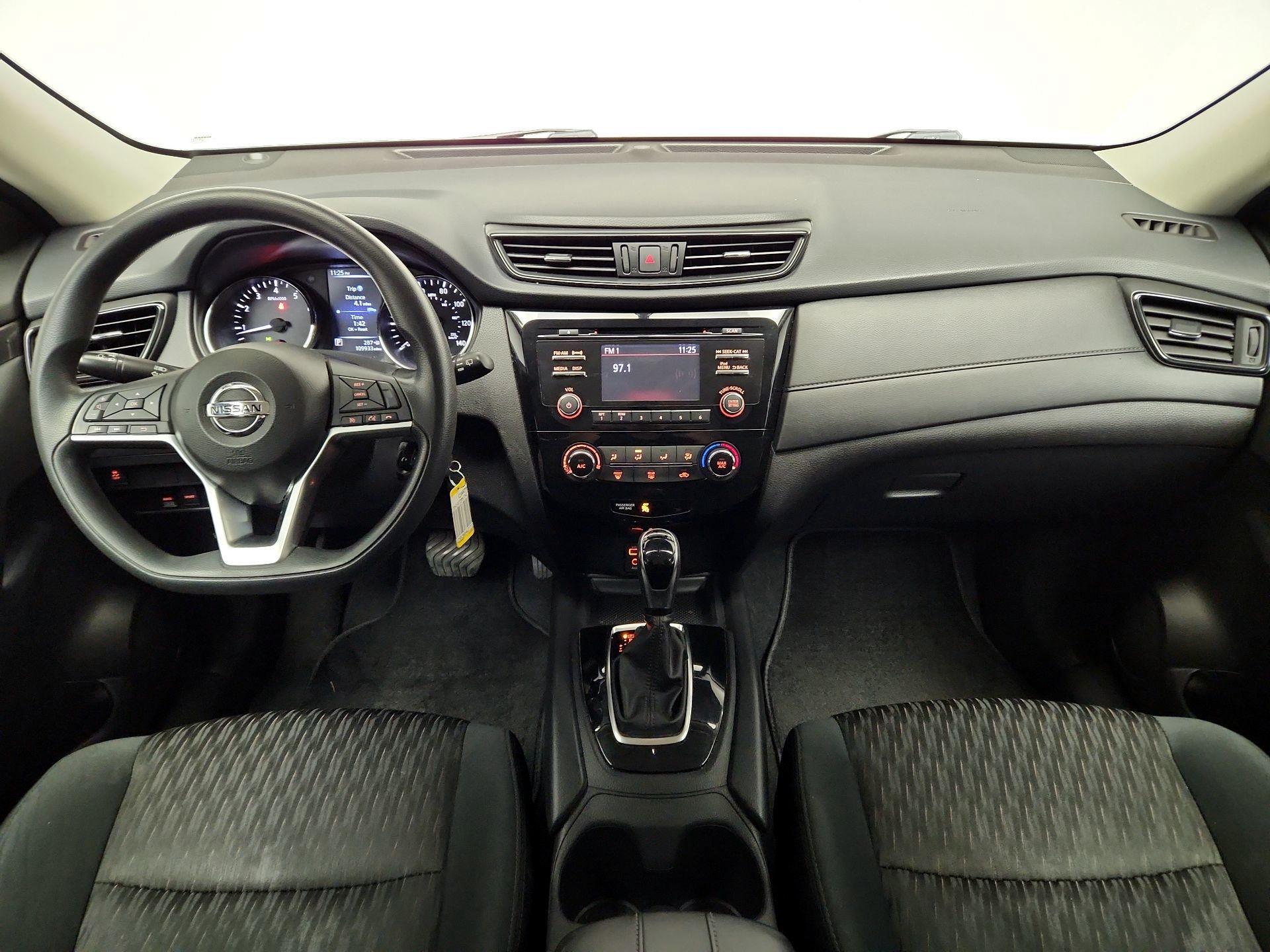 Thumbnail: 2017 Nissan Rogue - 9