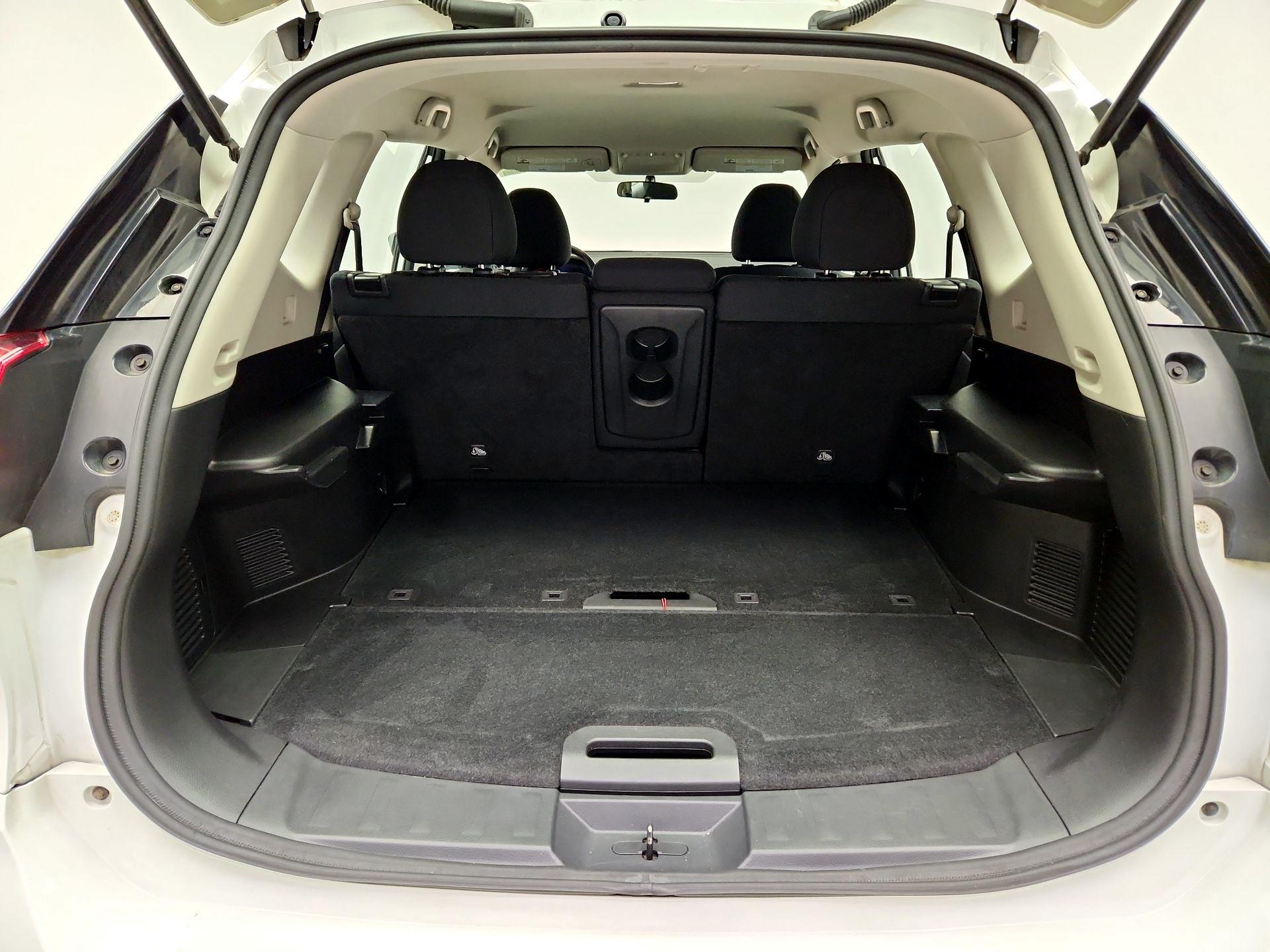 Thumbnail: 2017 Nissan Rogue - 20