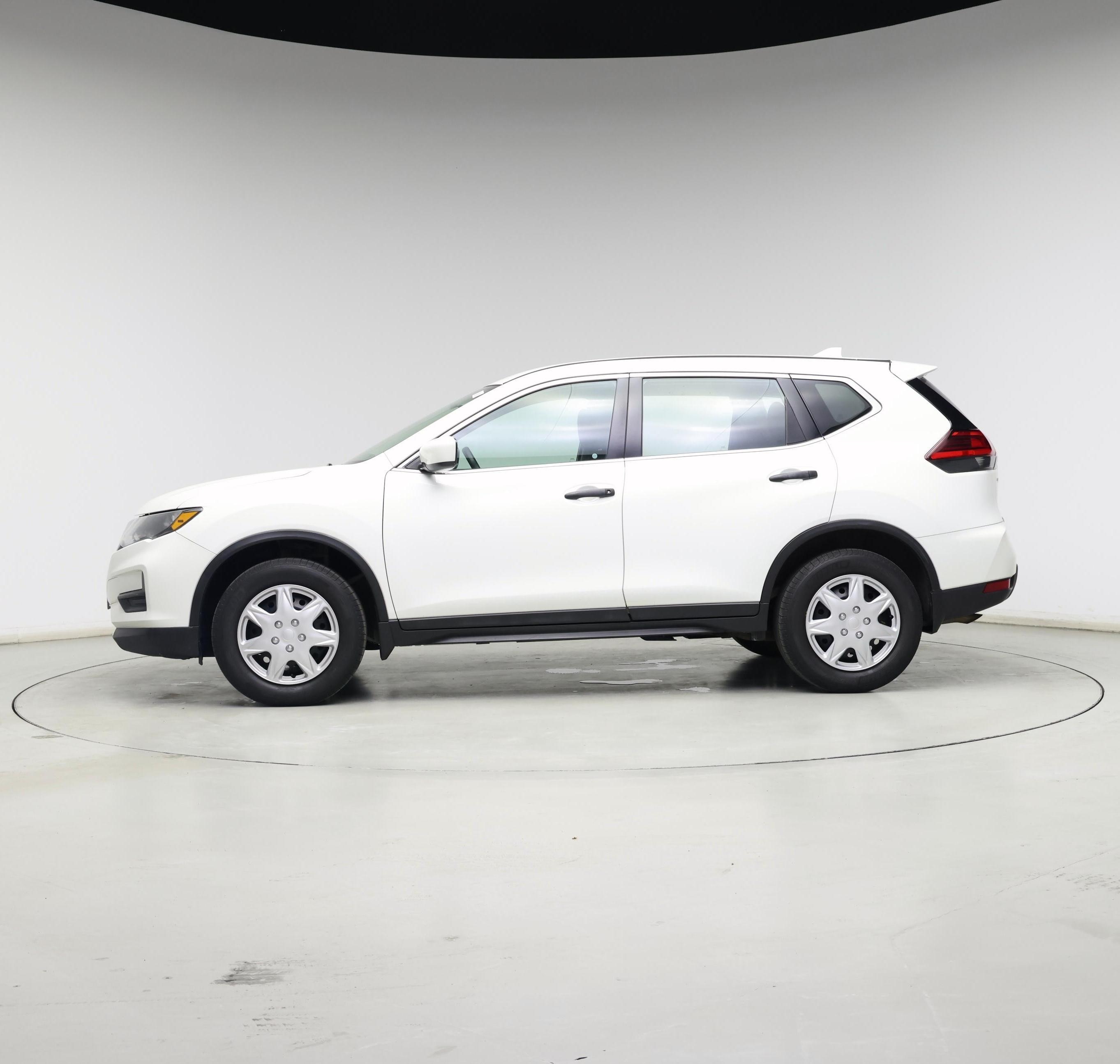 Thumbnail: 2017 Nissan Rogue - 3
