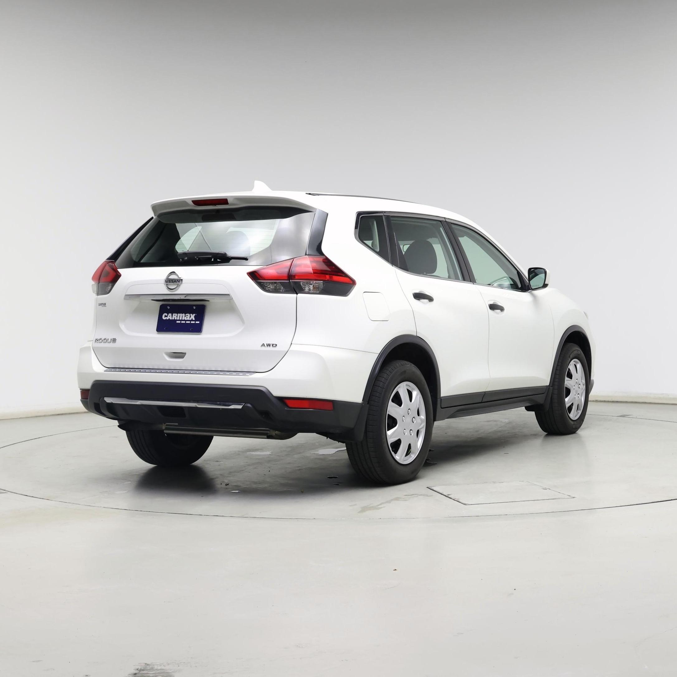 Thumbnail: 2017 Nissan Rogue - 8