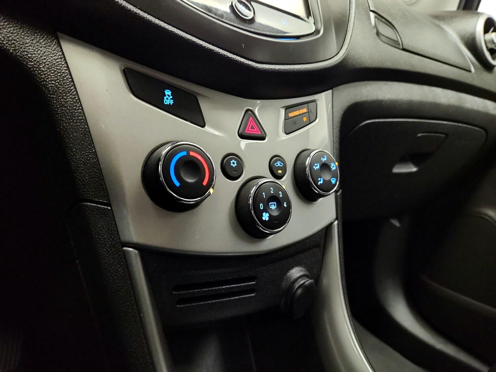 Thumbnail: 2016 Chevrolet Trax - 16