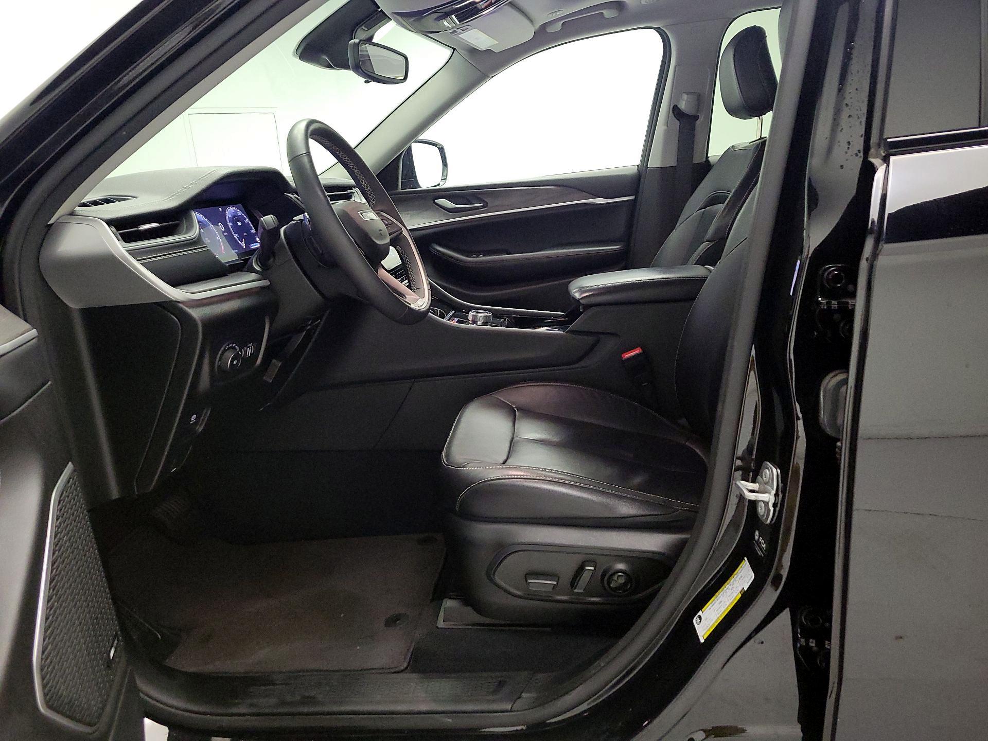 Thumbnail: 2023 Jeep Grand Cherokee - 11