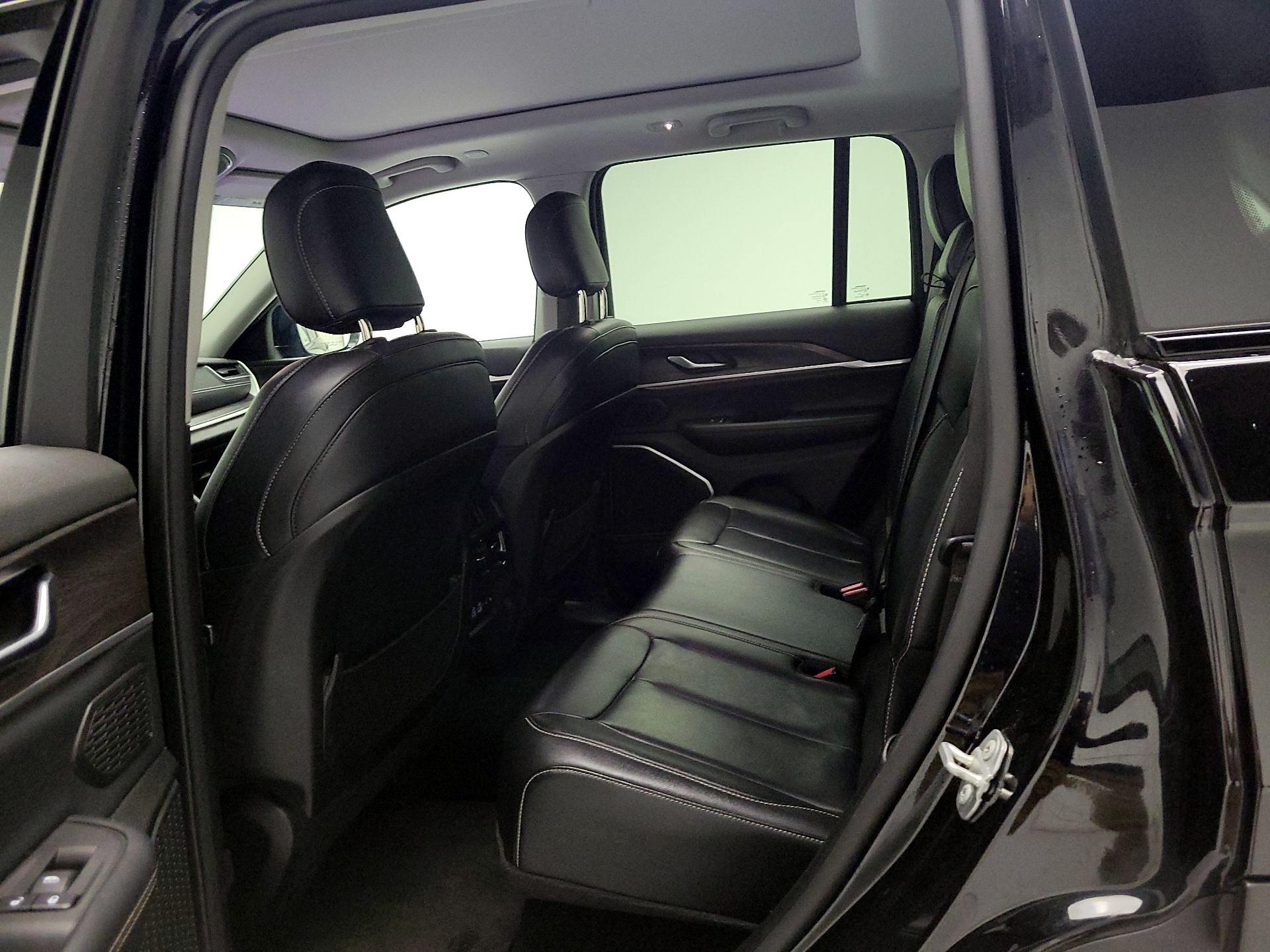 Thumbnail: 2023 Jeep Grand Cherokee - 20