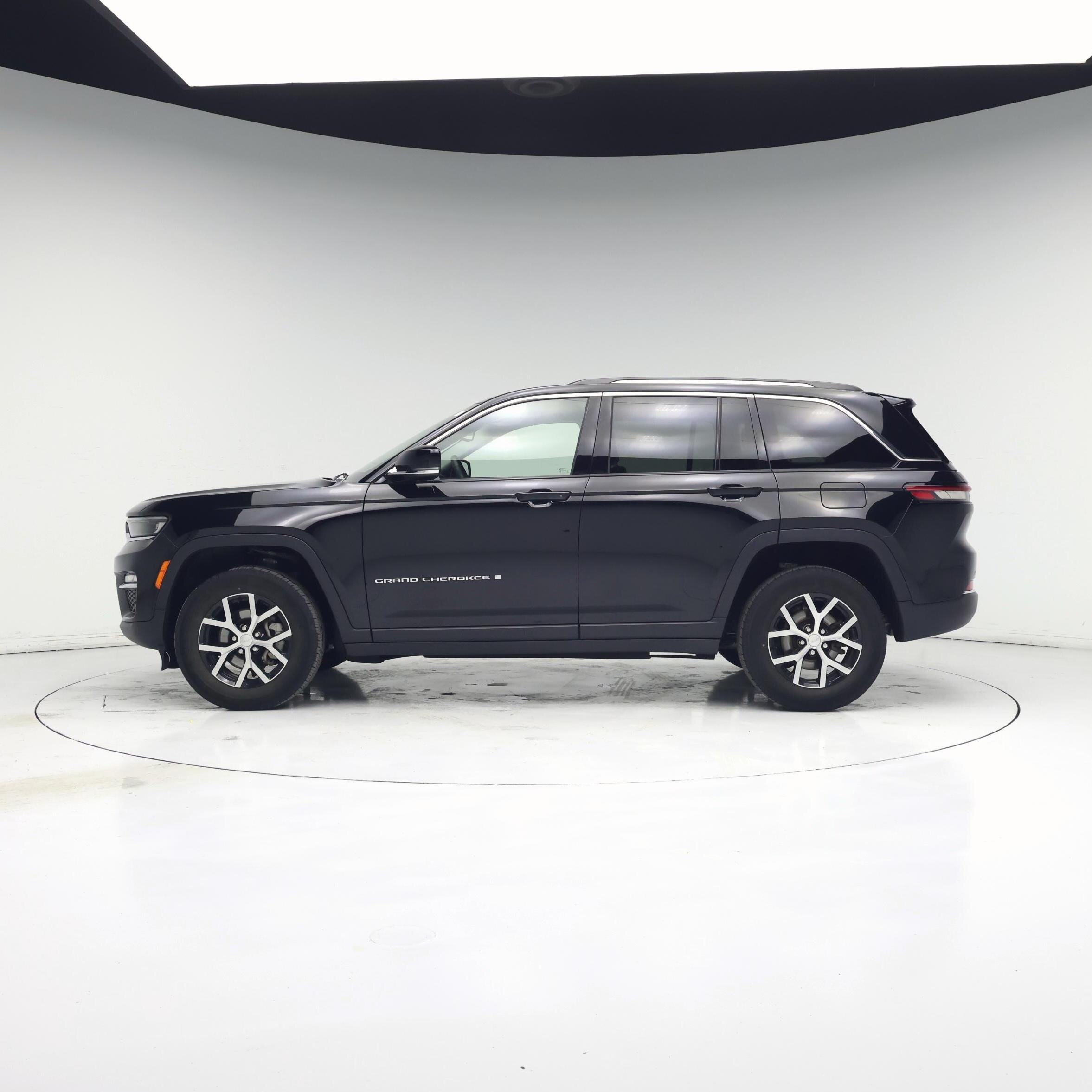 Thumbnail: 2023 Jeep Grand Cherokee - 3