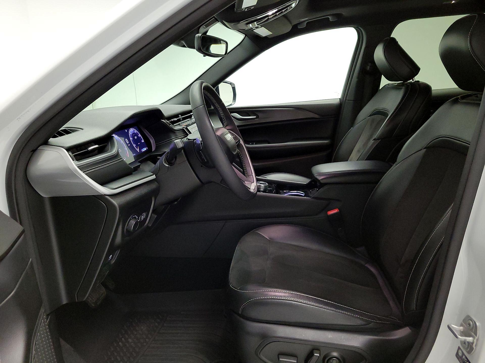 Thumbnail: 2023 Jeep Grand Cherokee L - 11