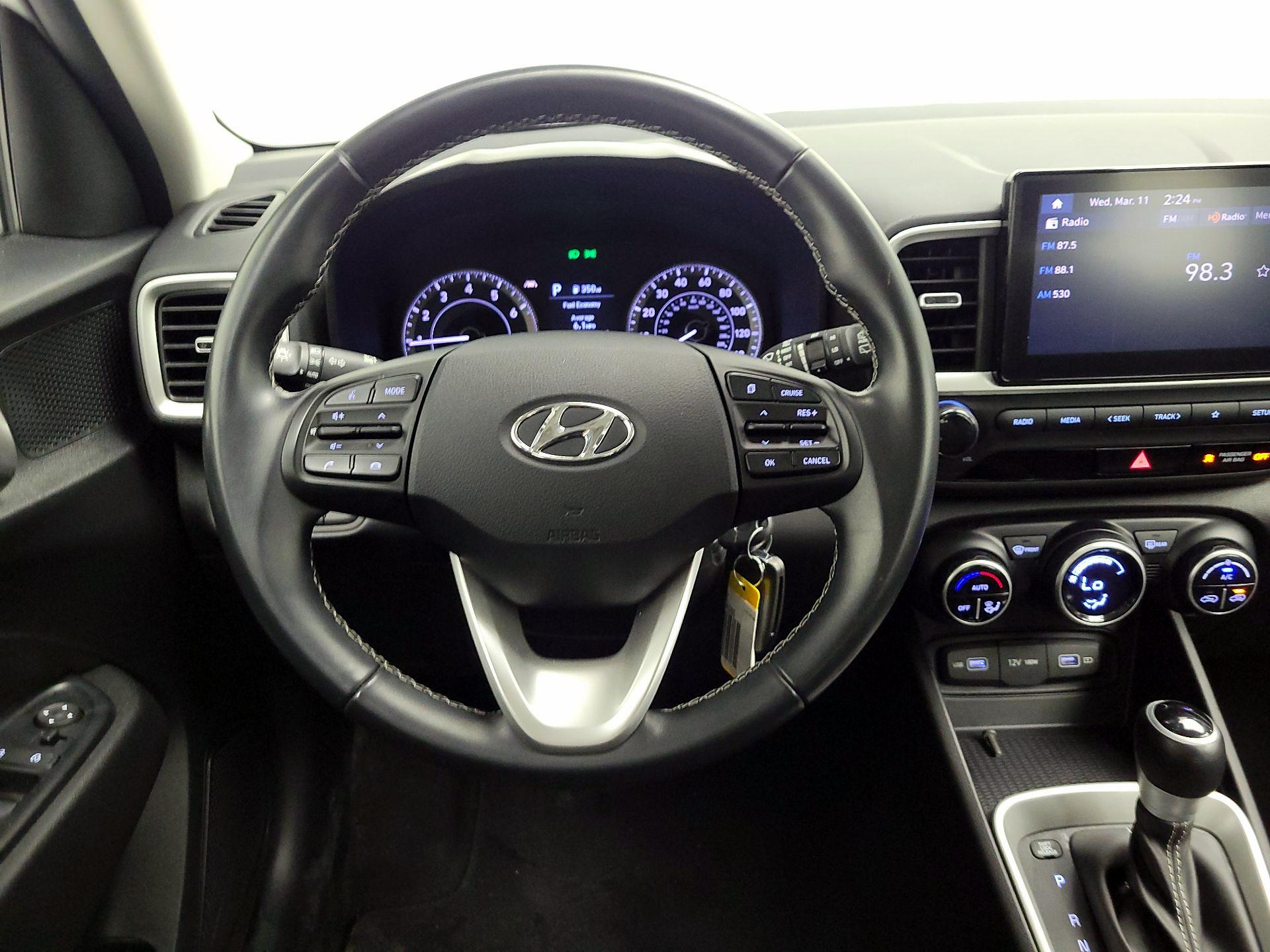 Thumbnail: 2022 Hyundai Venue - 10