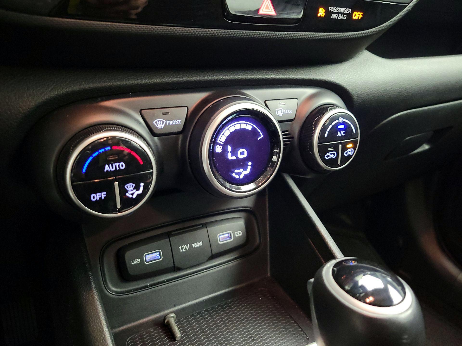 Thumbnail: 2022 Hyundai Venue - 14