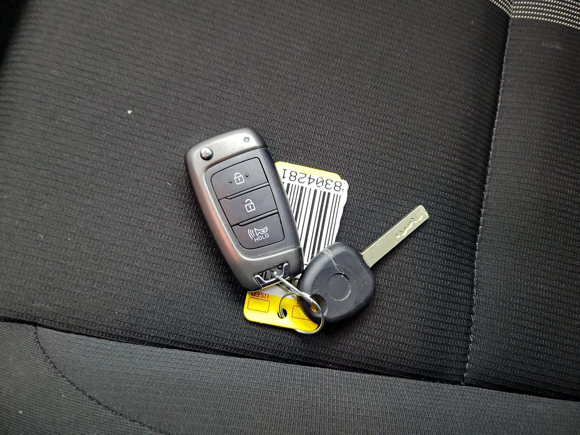 Thumbnail: 2022 Hyundai Venue - 18