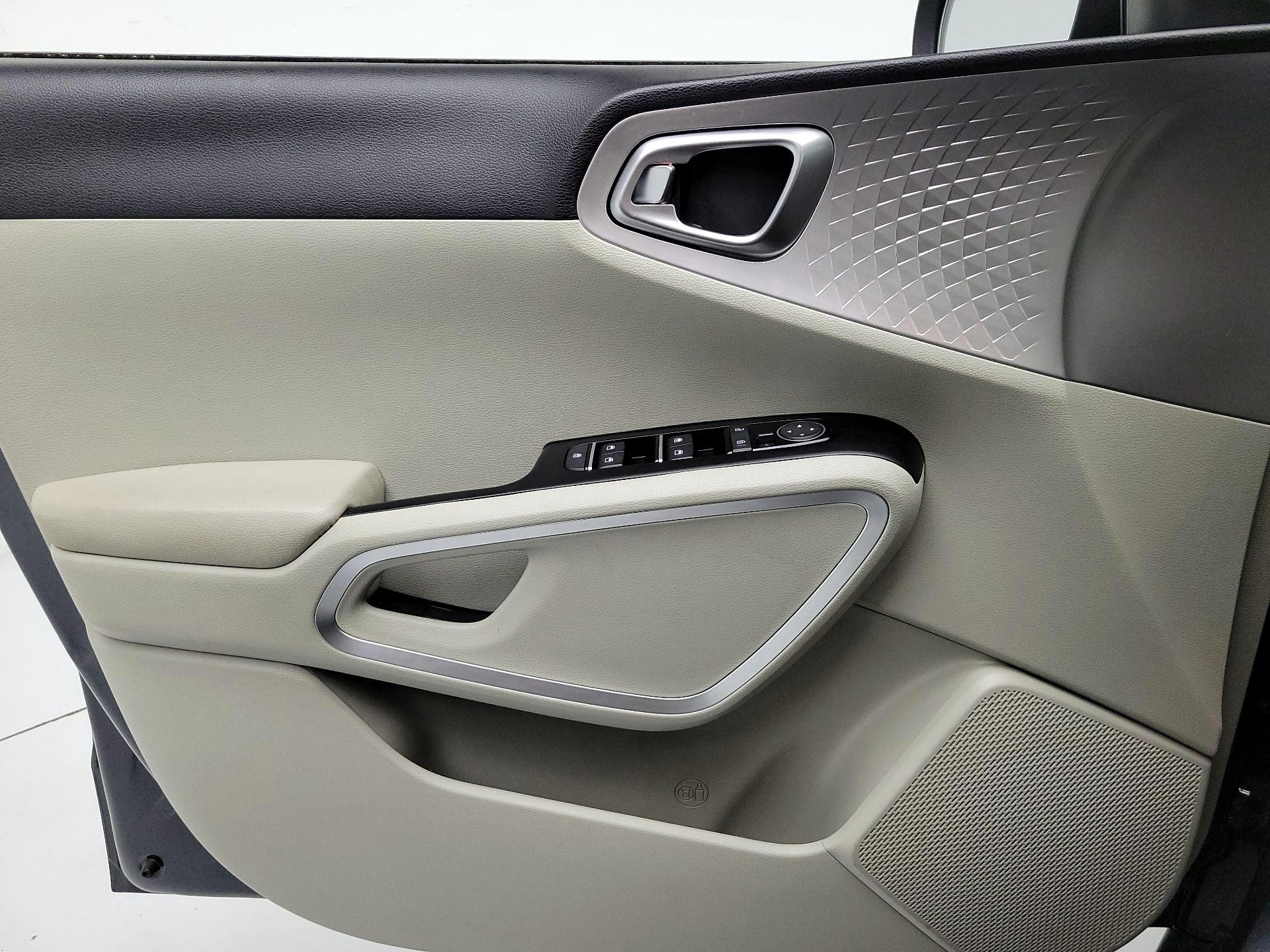 Thumbnail: 2023 Kia Soul - 12