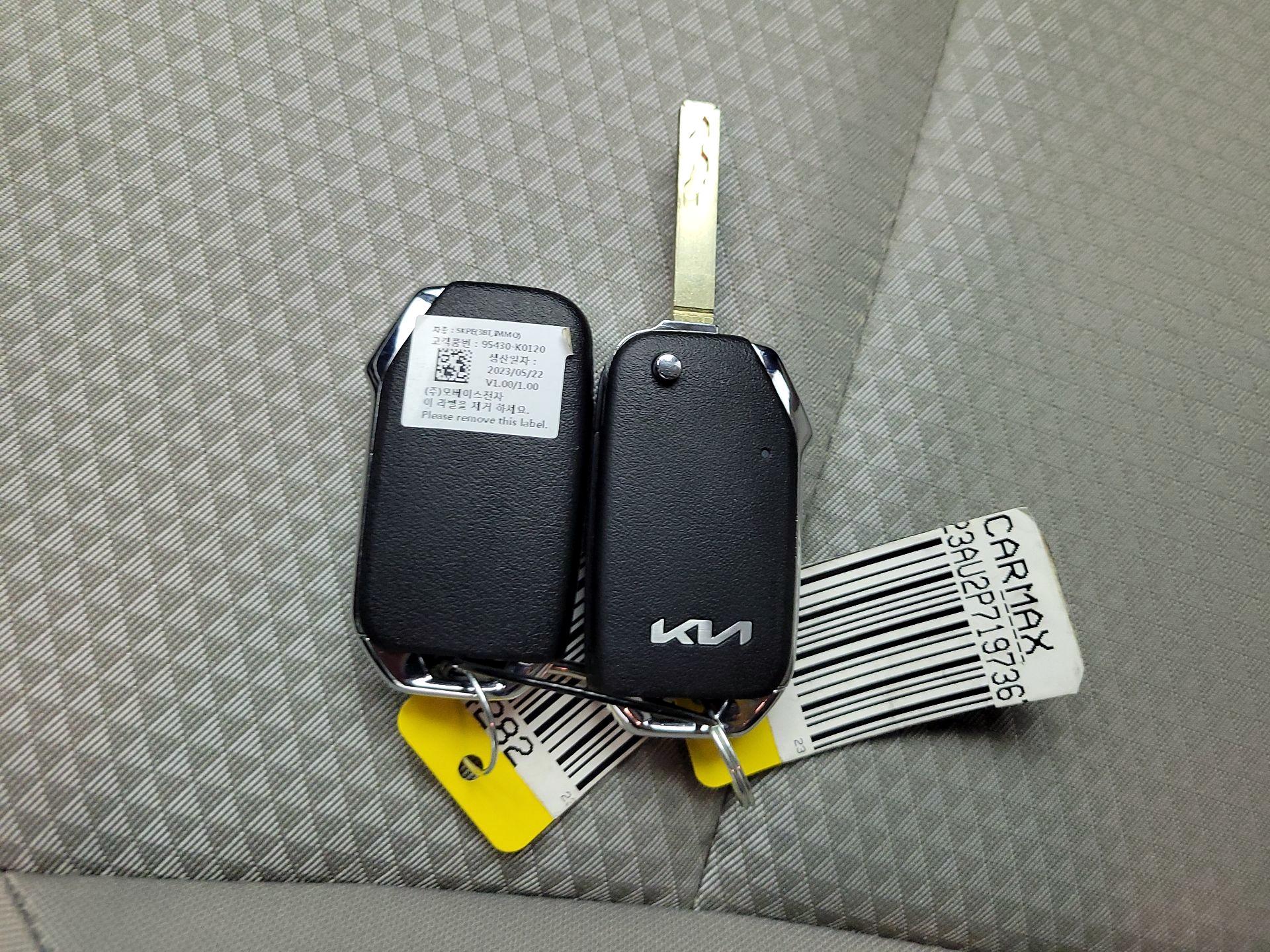 Thumbnail: 2023 Kia Soul - 18