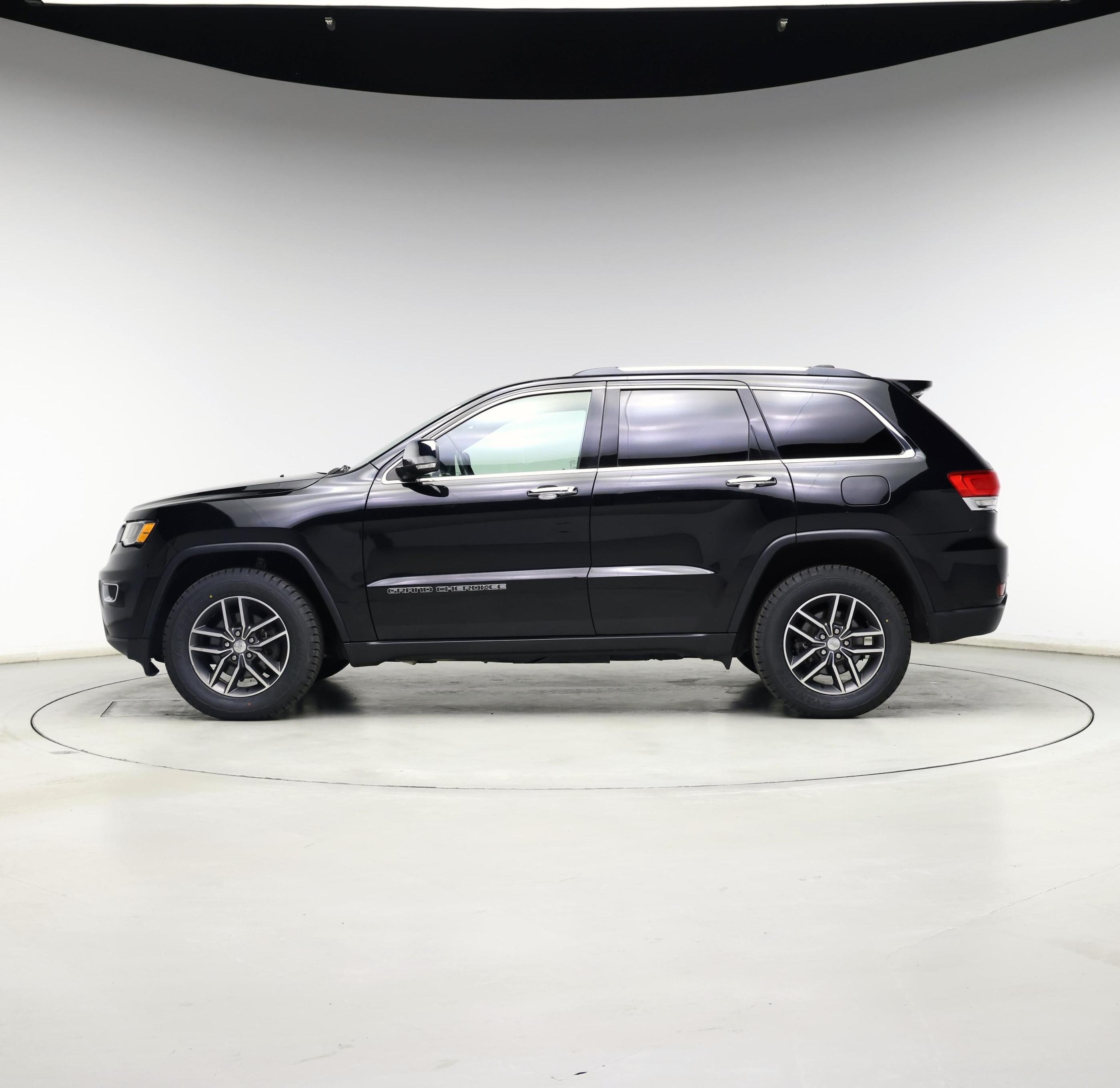 Thumbnail: 2017 Jeep Grand Cherokee - 3