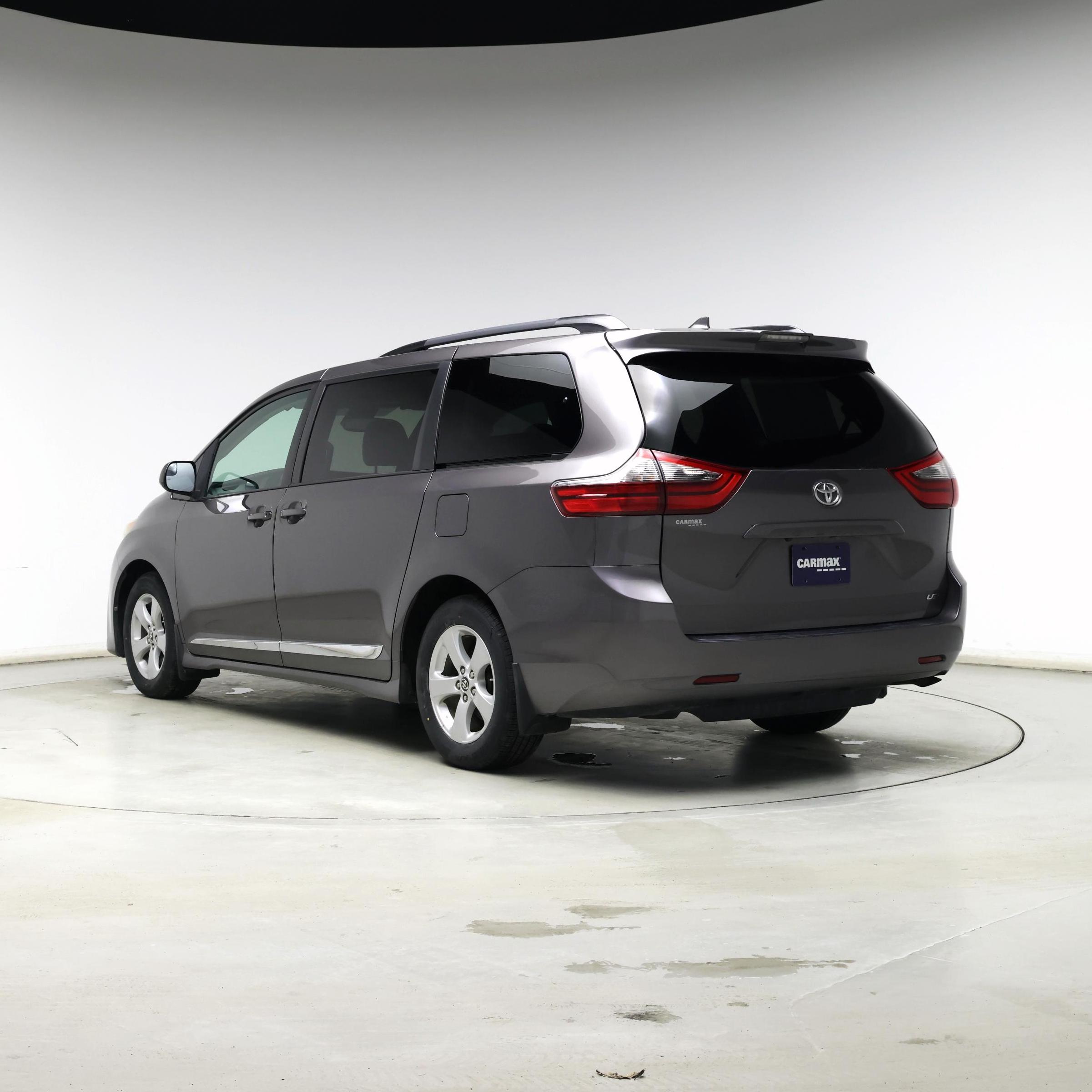 Thumbnail: 2020 Toyota Sienna - 2