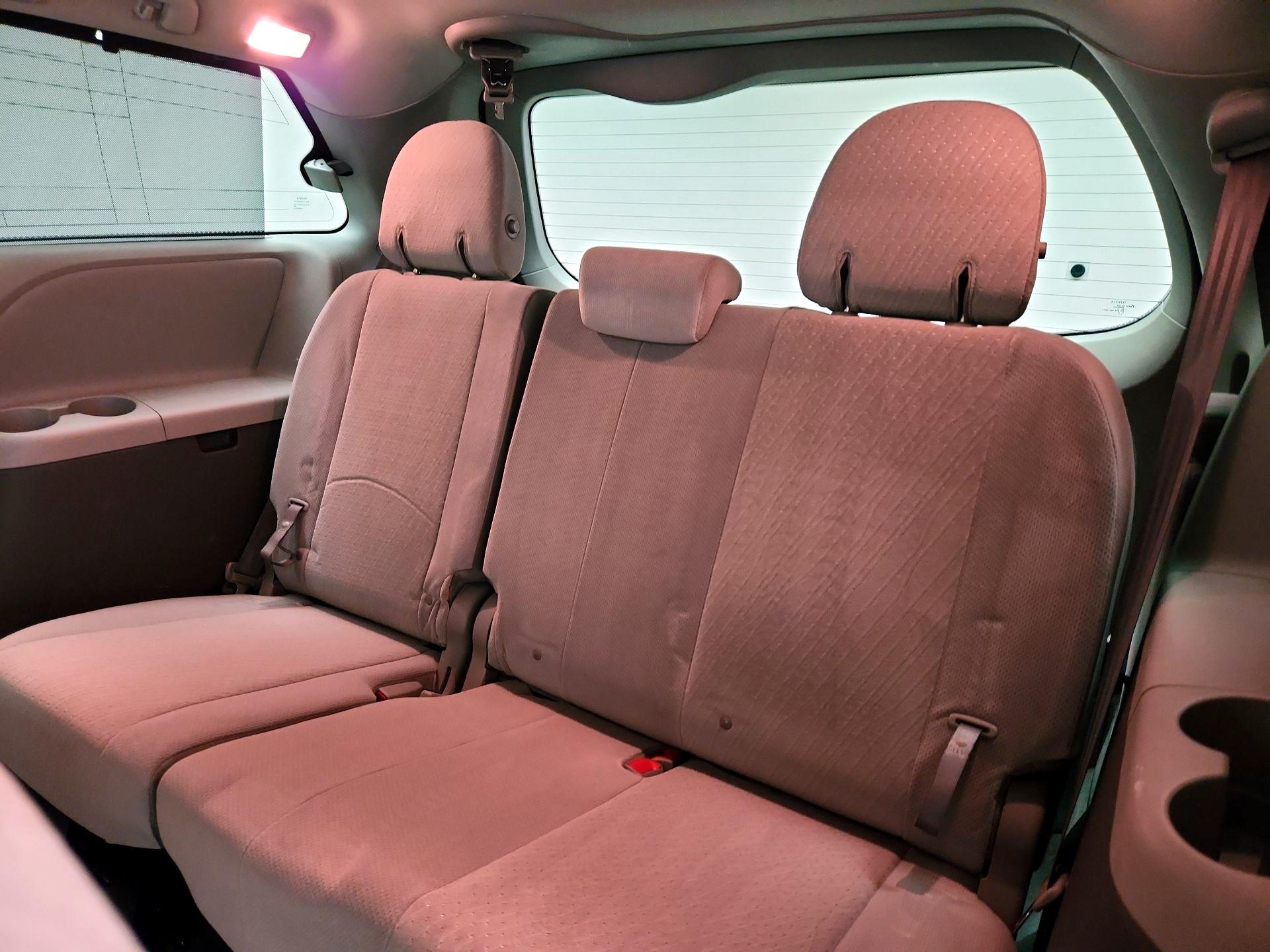 Thumbnail: 2020 Toyota Sienna - 20