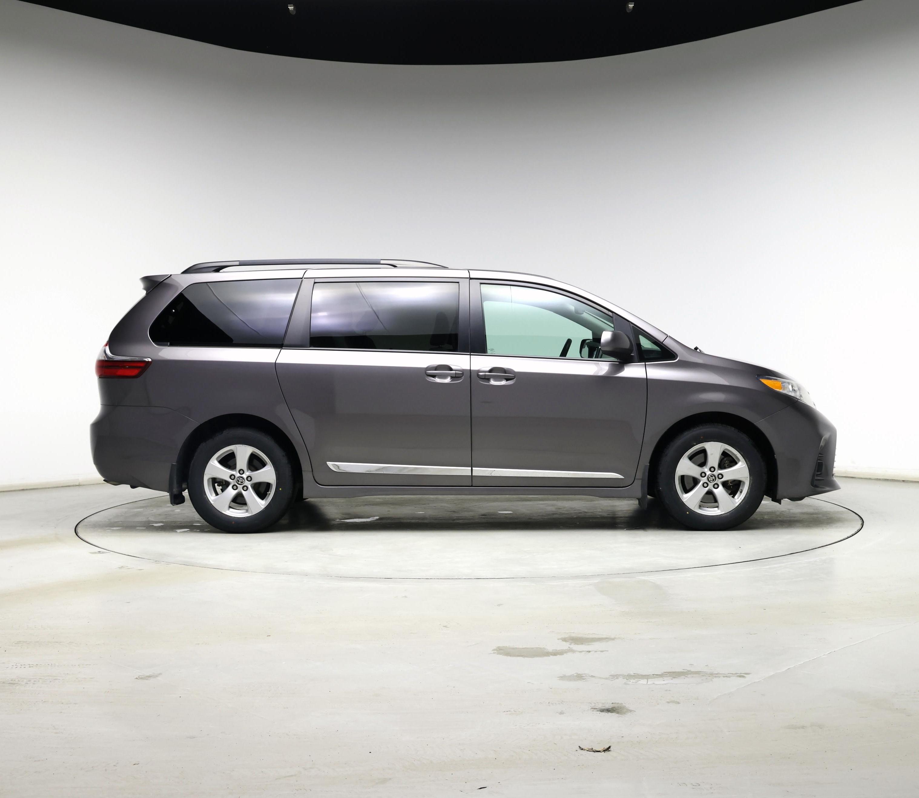 Thumbnail: 2020 Toyota Sienna - 7