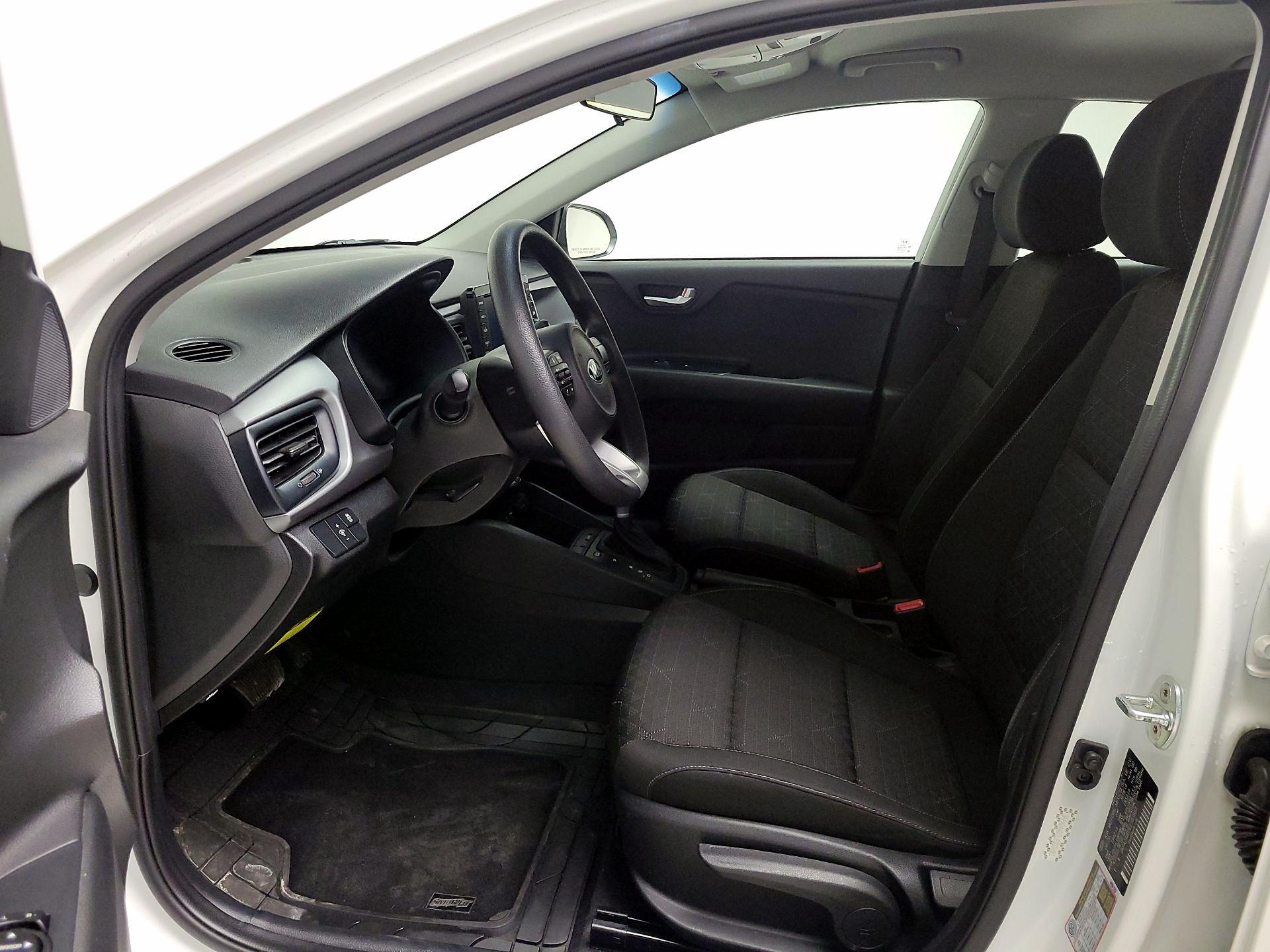 Thumbnail: 2020 Kia Rio - 11