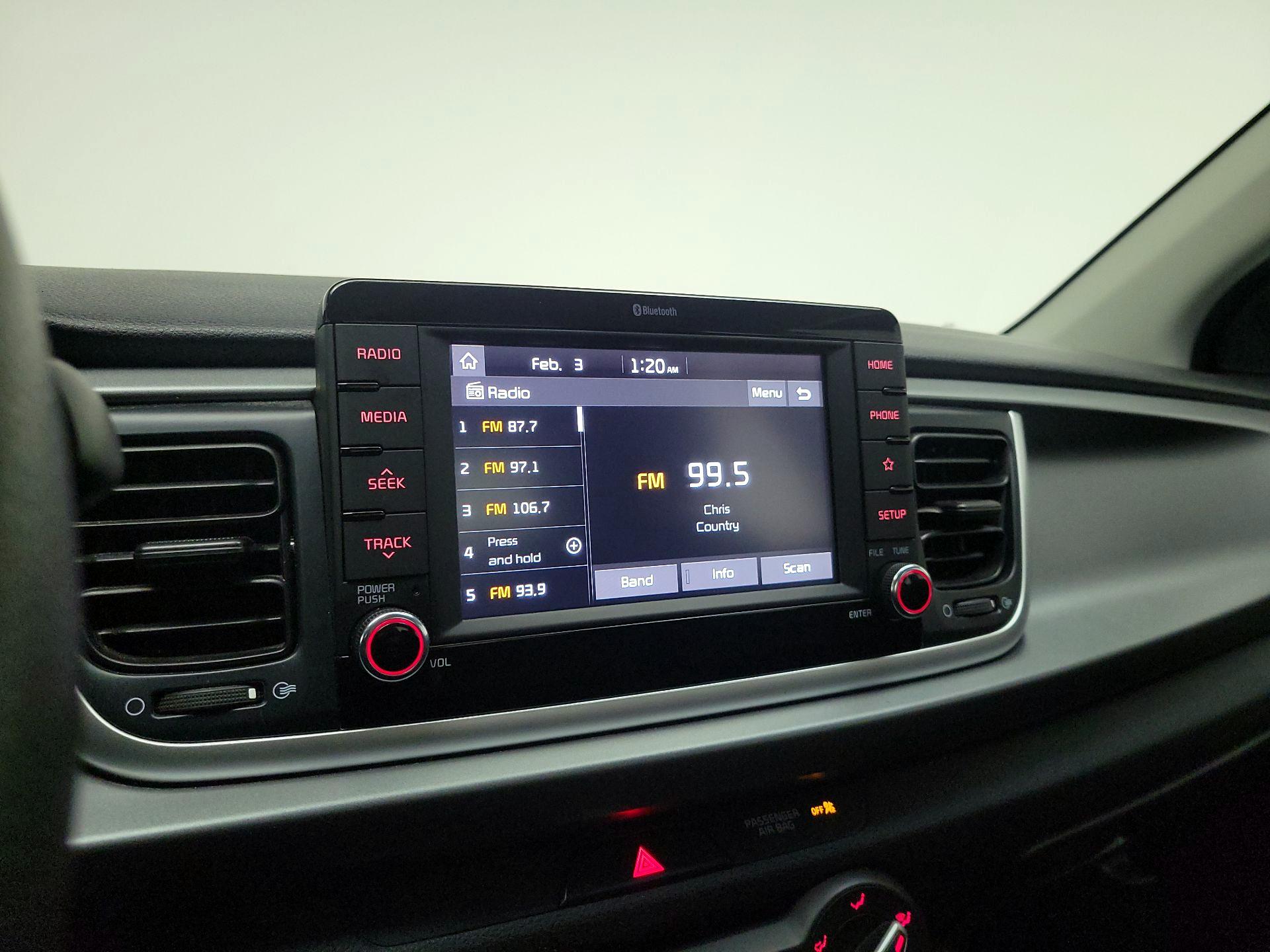 Thumbnail: 2020 Kia Rio - 15