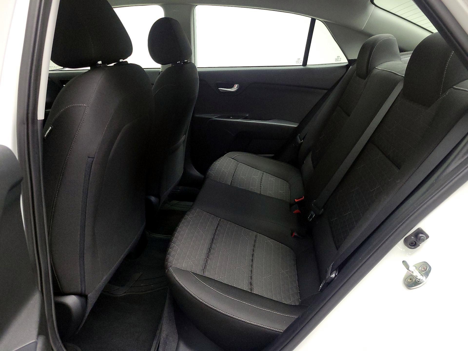 Thumbnail: 2020 Kia Rio - 19