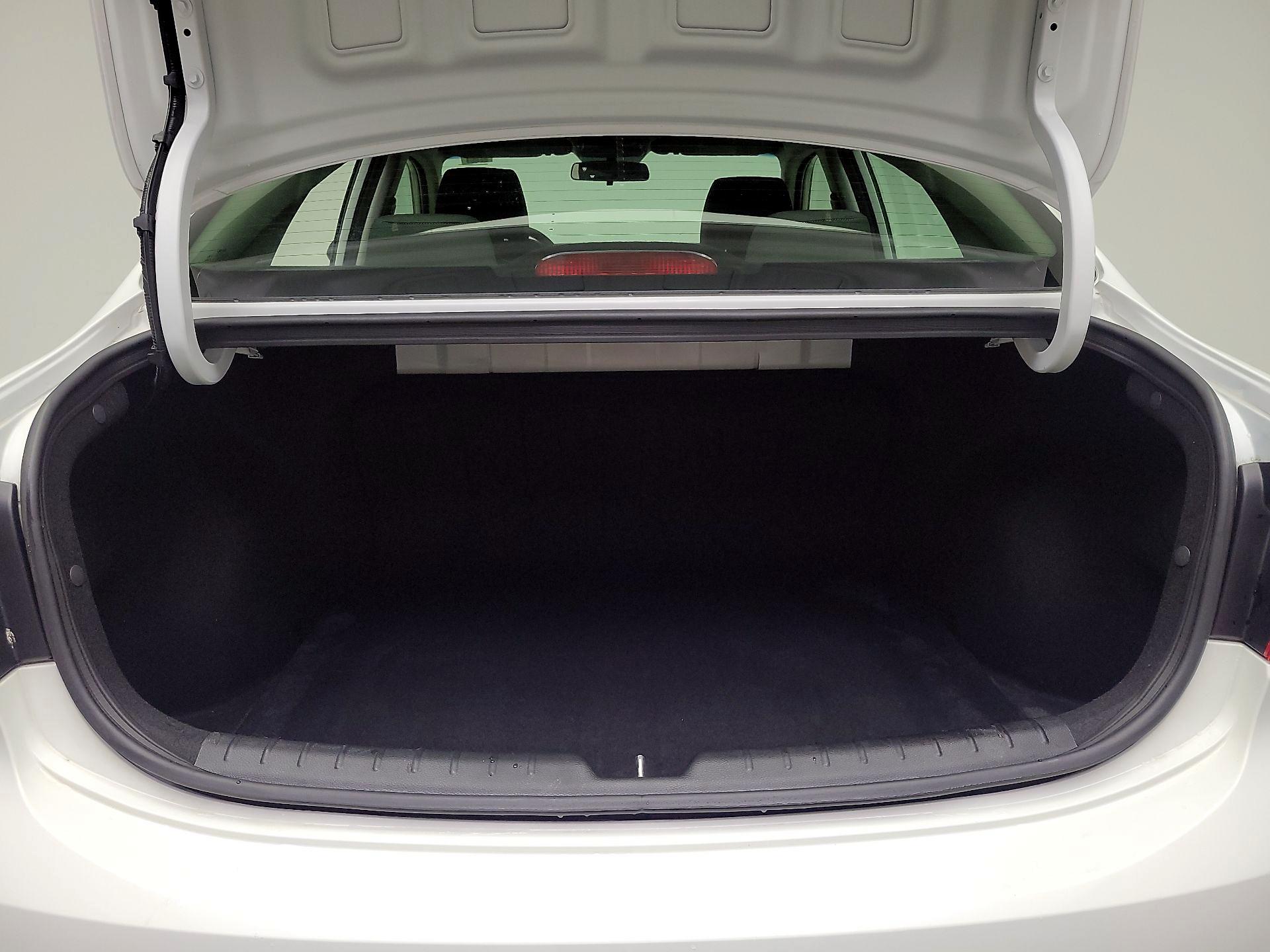 Thumbnail: 2020 Kia Rio - 20