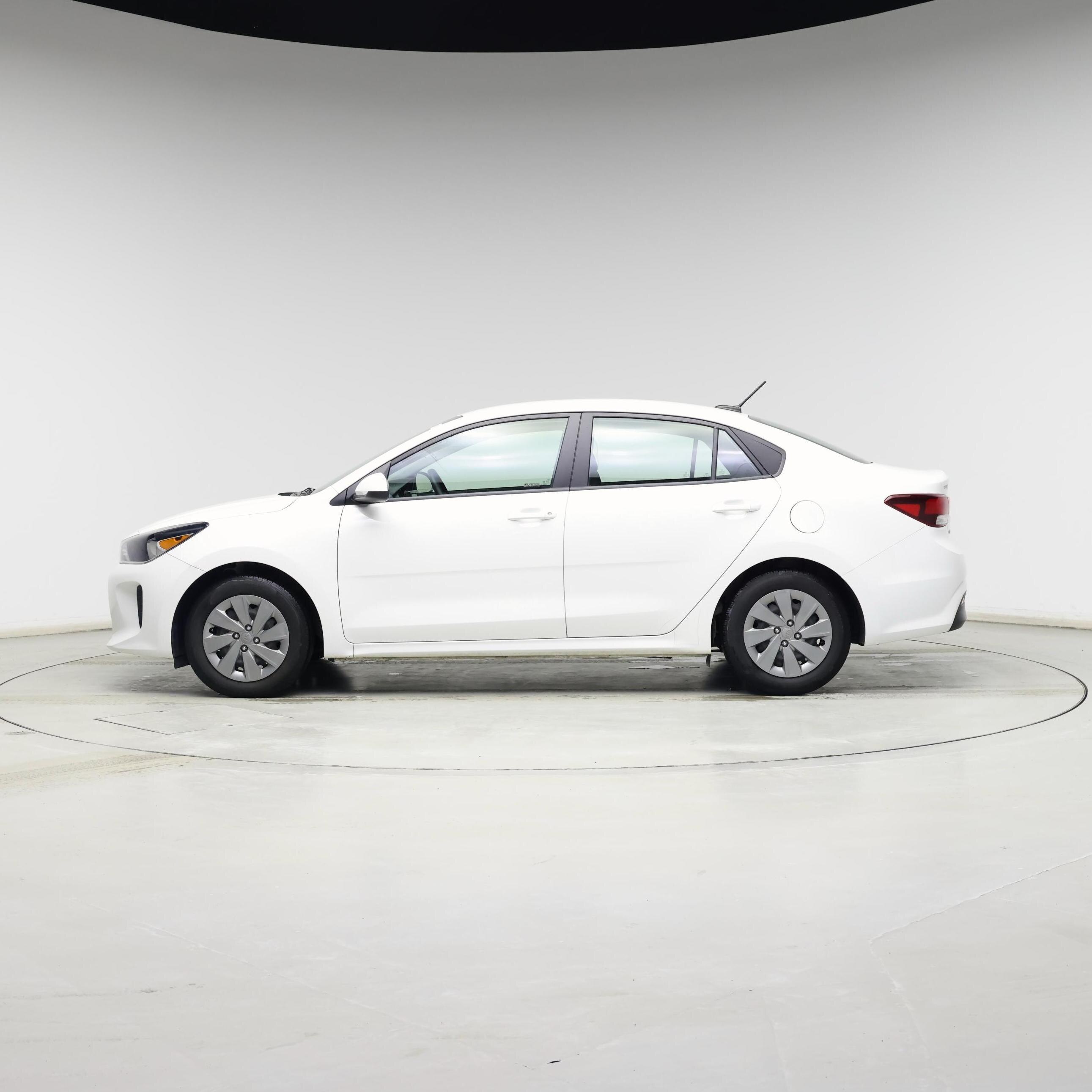 Thumbnail: 2020 Kia Rio - 3