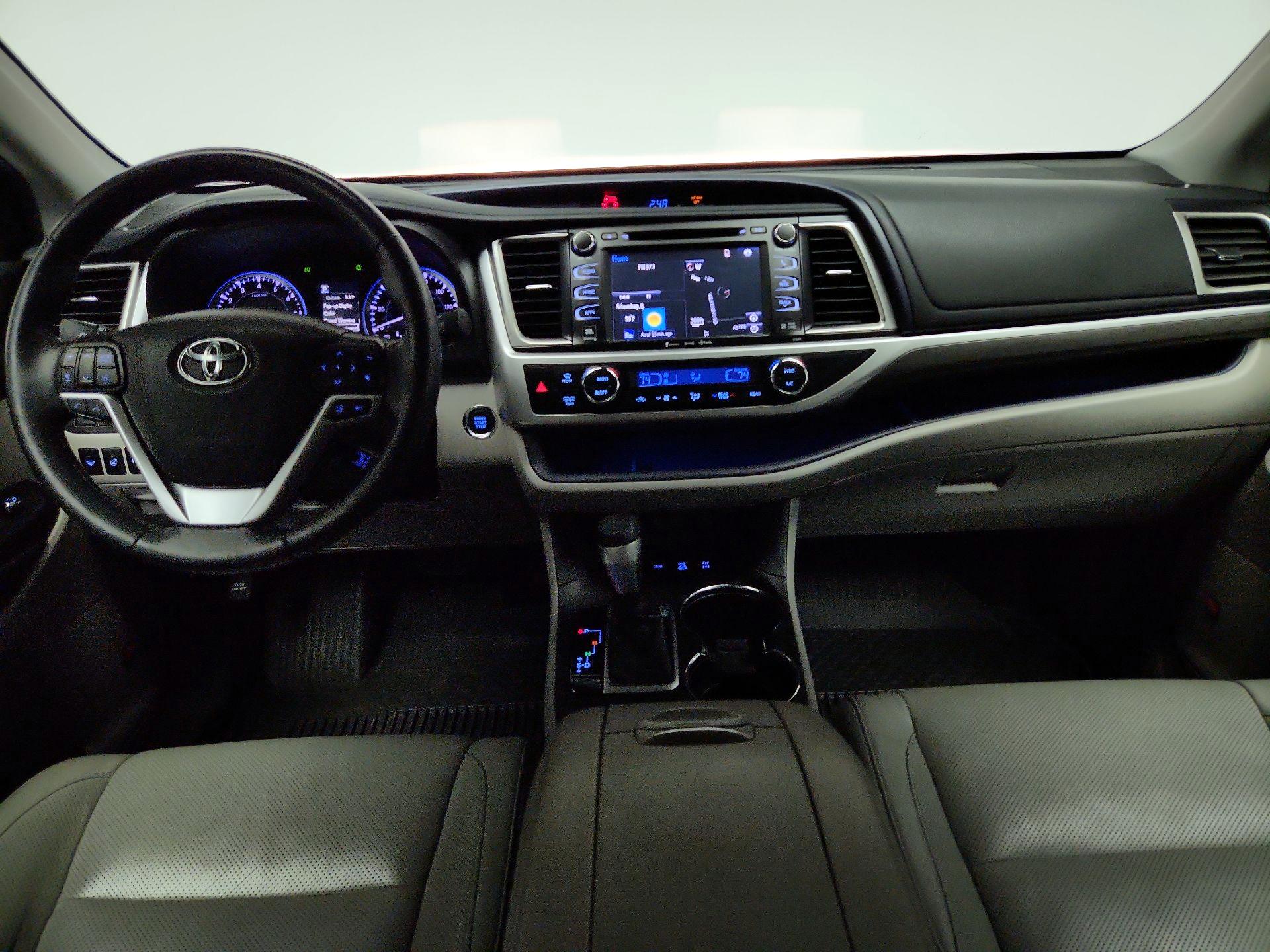 Thumbnail: 2019 Toyota Highlander - 9