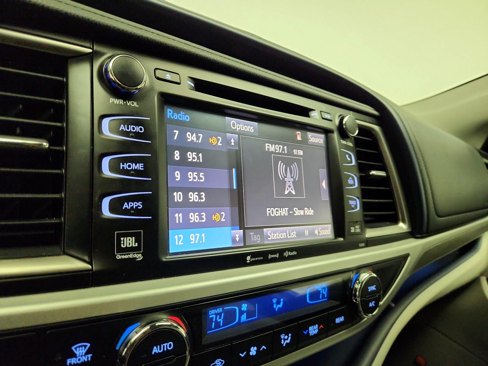 Thumbnail: 2019 Toyota Highlander - 16