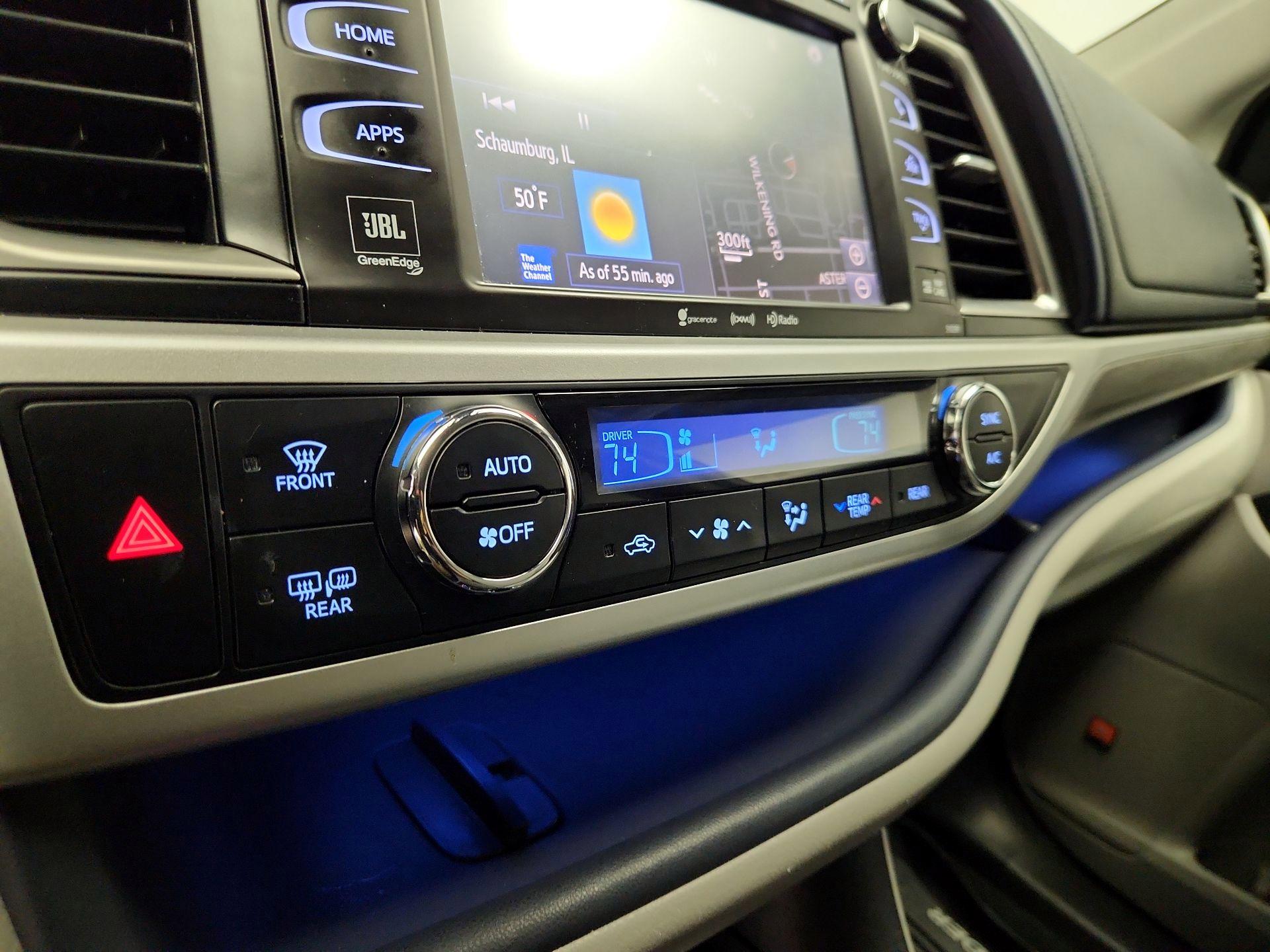 Thumbnail: 2019 Toyota Highlander - 17