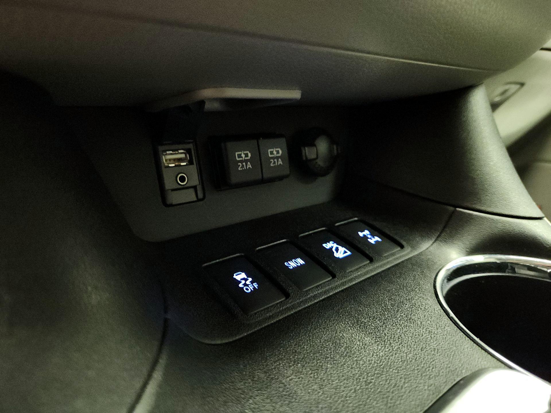 Thumbnail: 2019 Toyota Highlander - 19