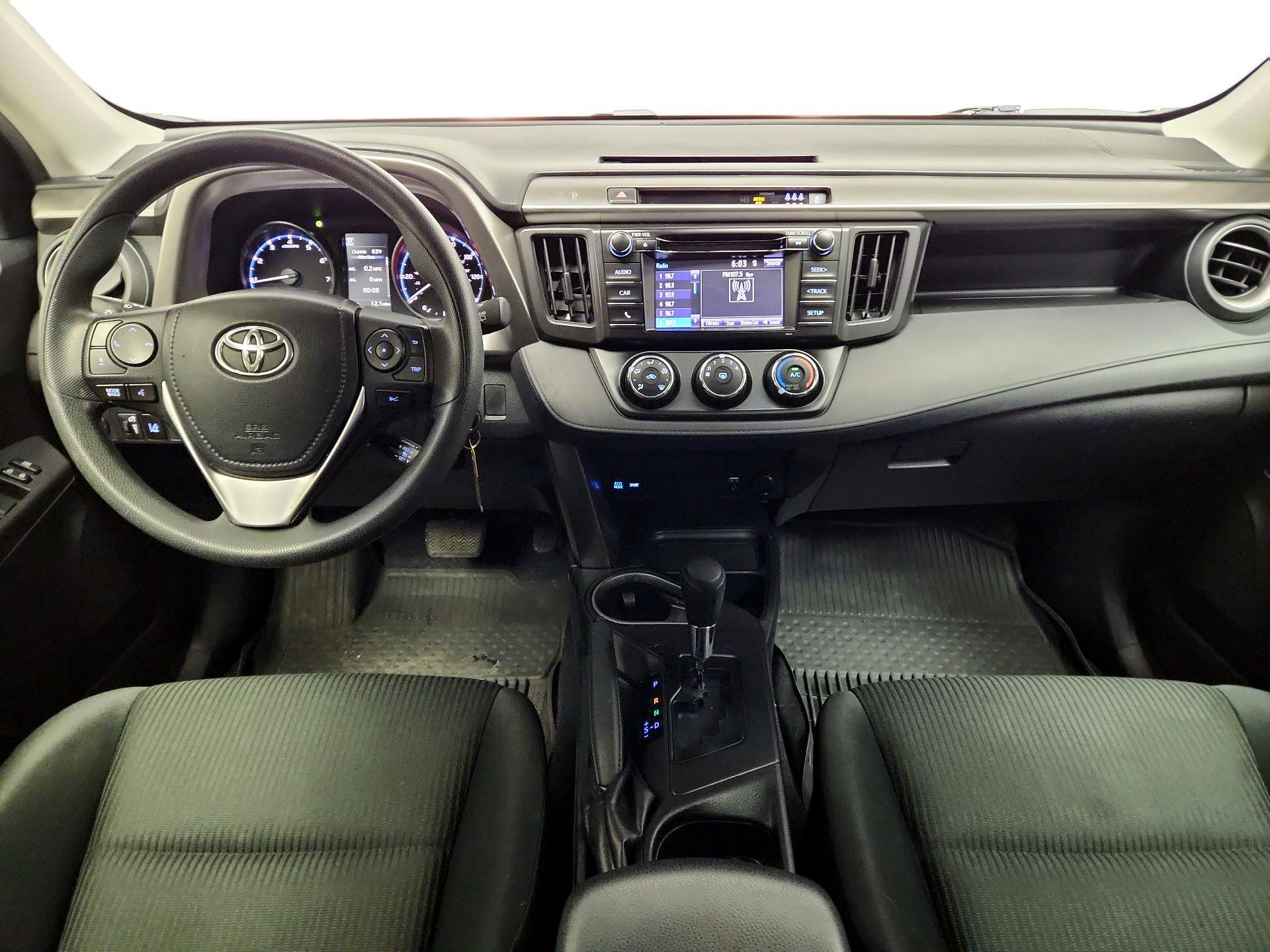 Thumbnail: 2018 Toyota RAV4 - 9