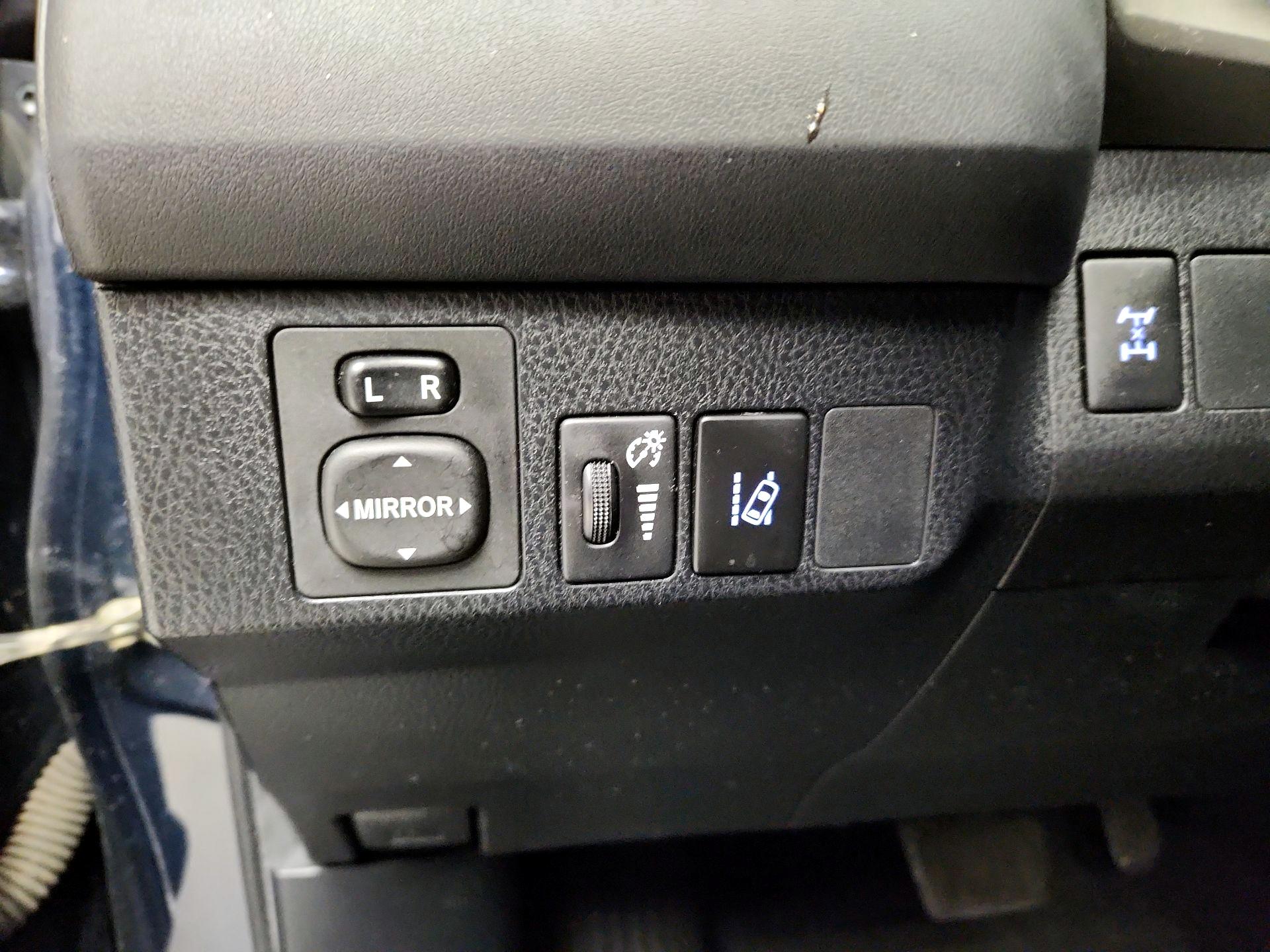 Thumbnail: 2018 Toyota RAV4 - 13