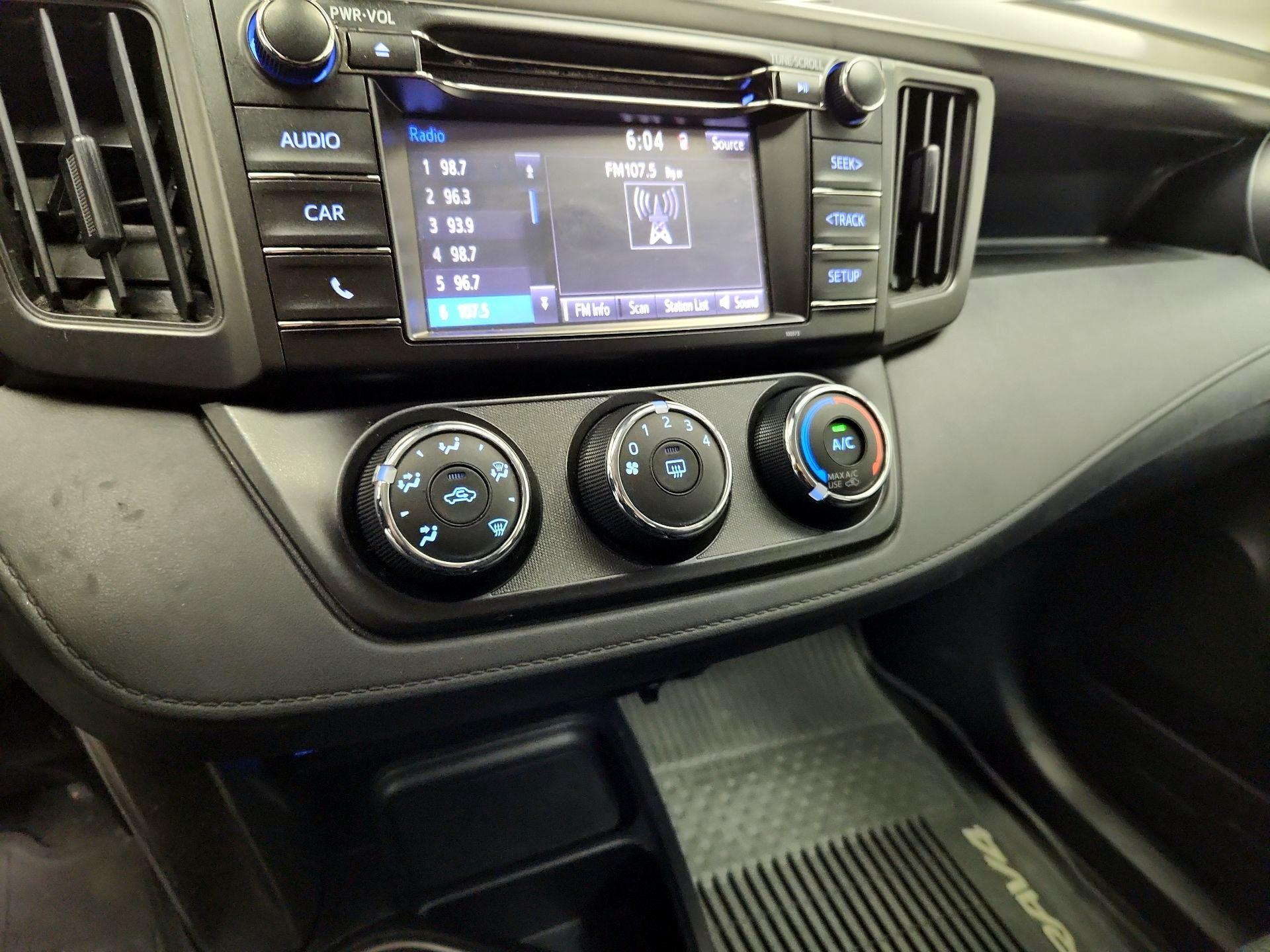 Thumbnail: 2018 Toyota RAV4 - 16