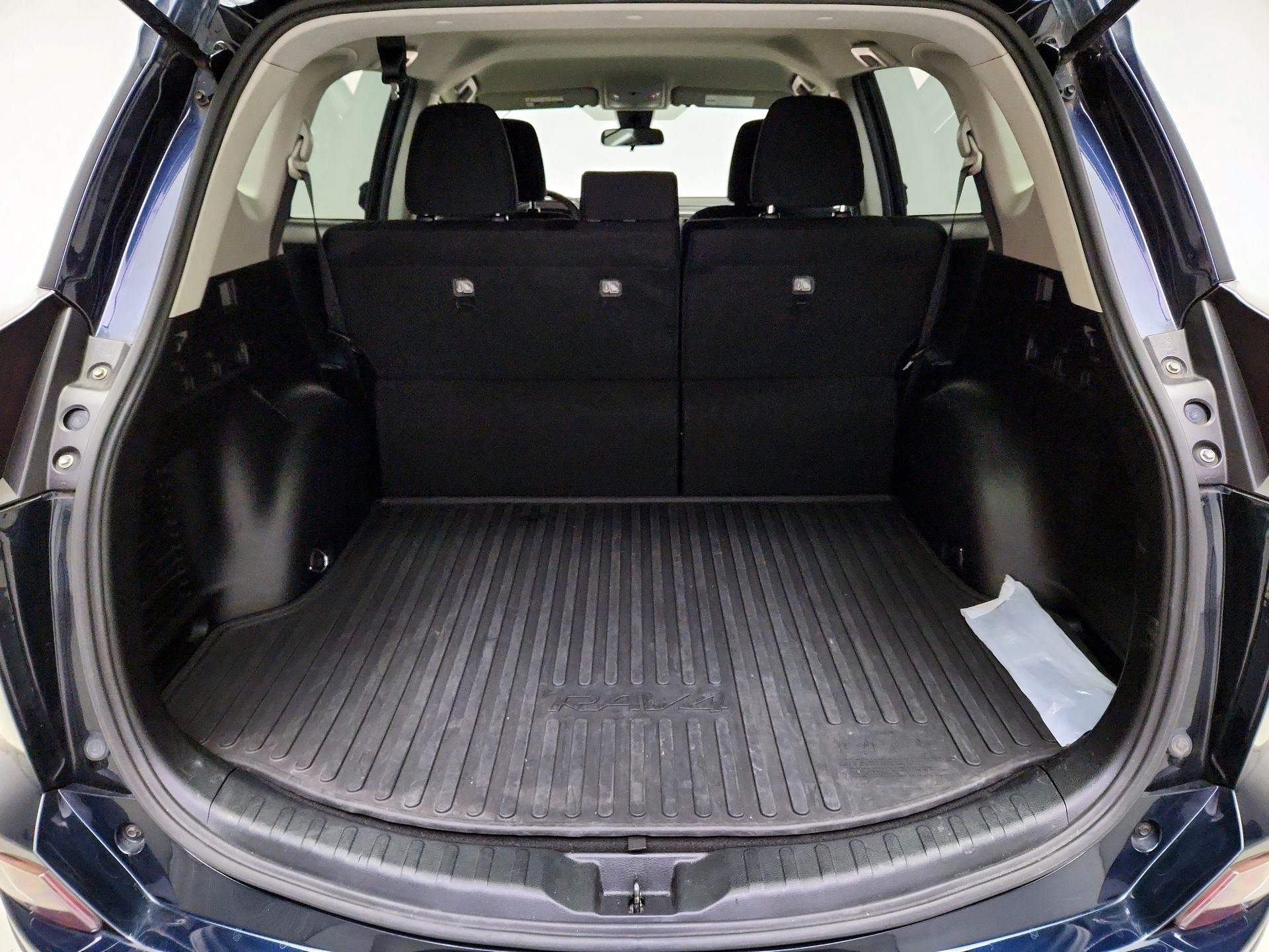 Thumbnail: 2018 Toyota RAV4 - 20