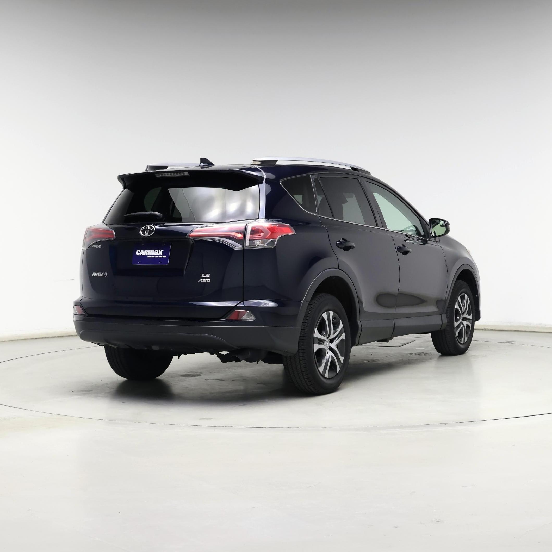 Thumbnail: 2018 Toyota RAV4 - 8