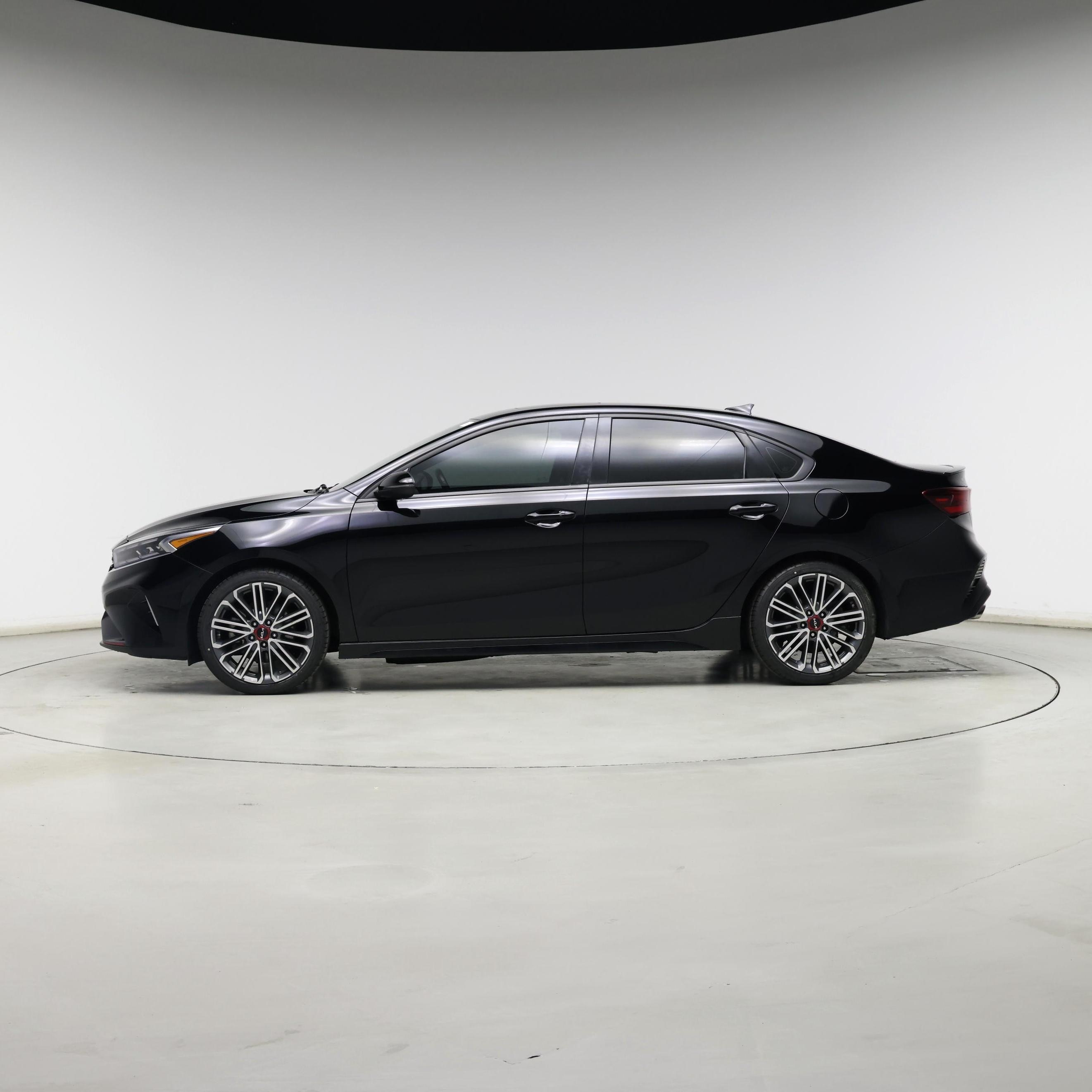 Thumbnail: 2024 Kia Forte - 3