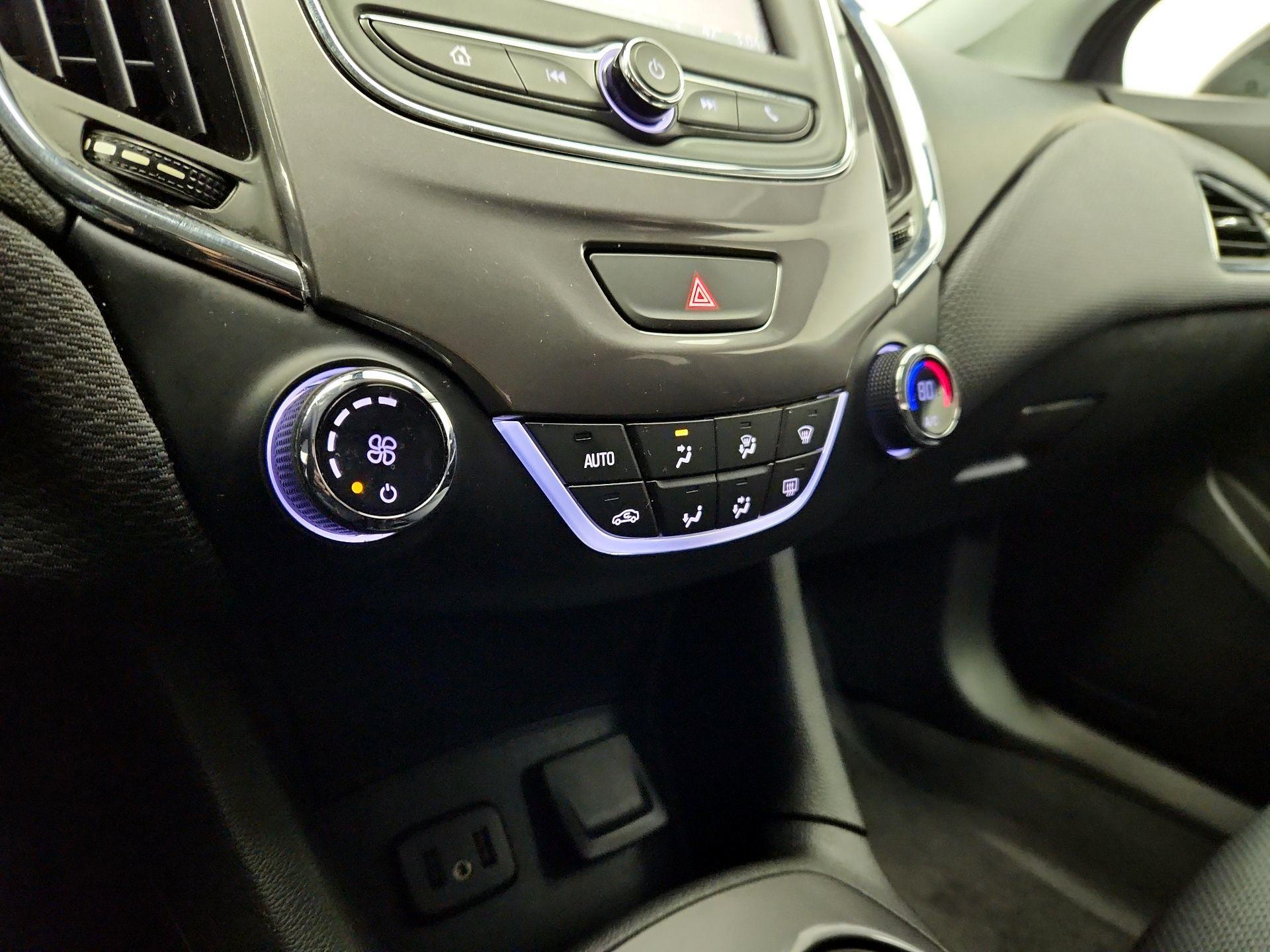 Thumbnail: 2019 Chevrolet Cruze - 16