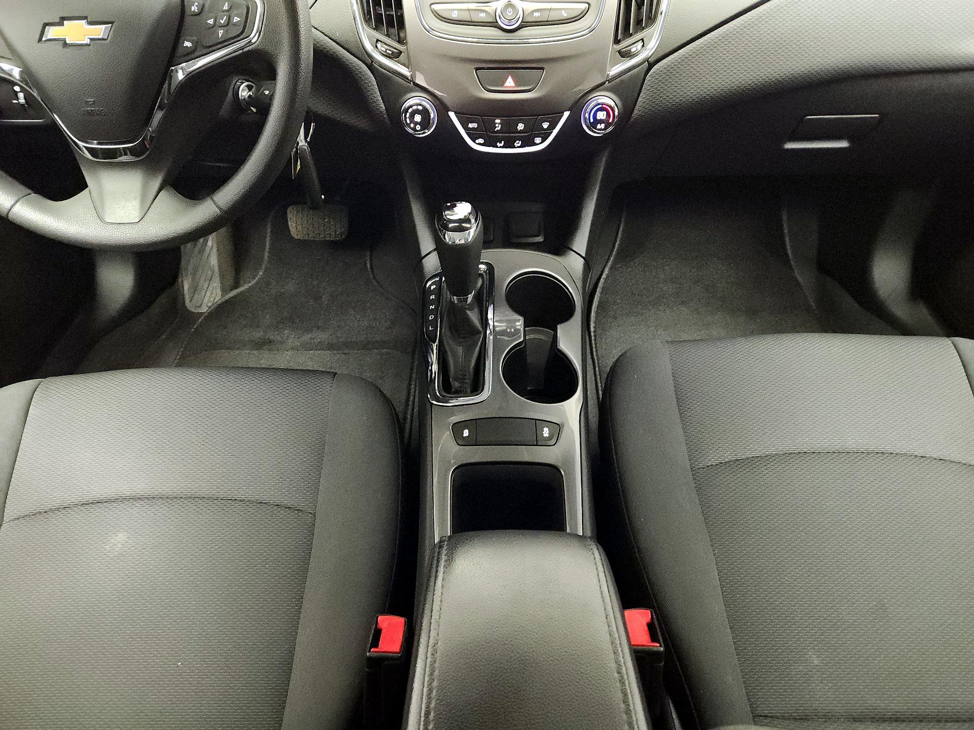 Thumbnail: 2019 Chevrolet Cruze - 17