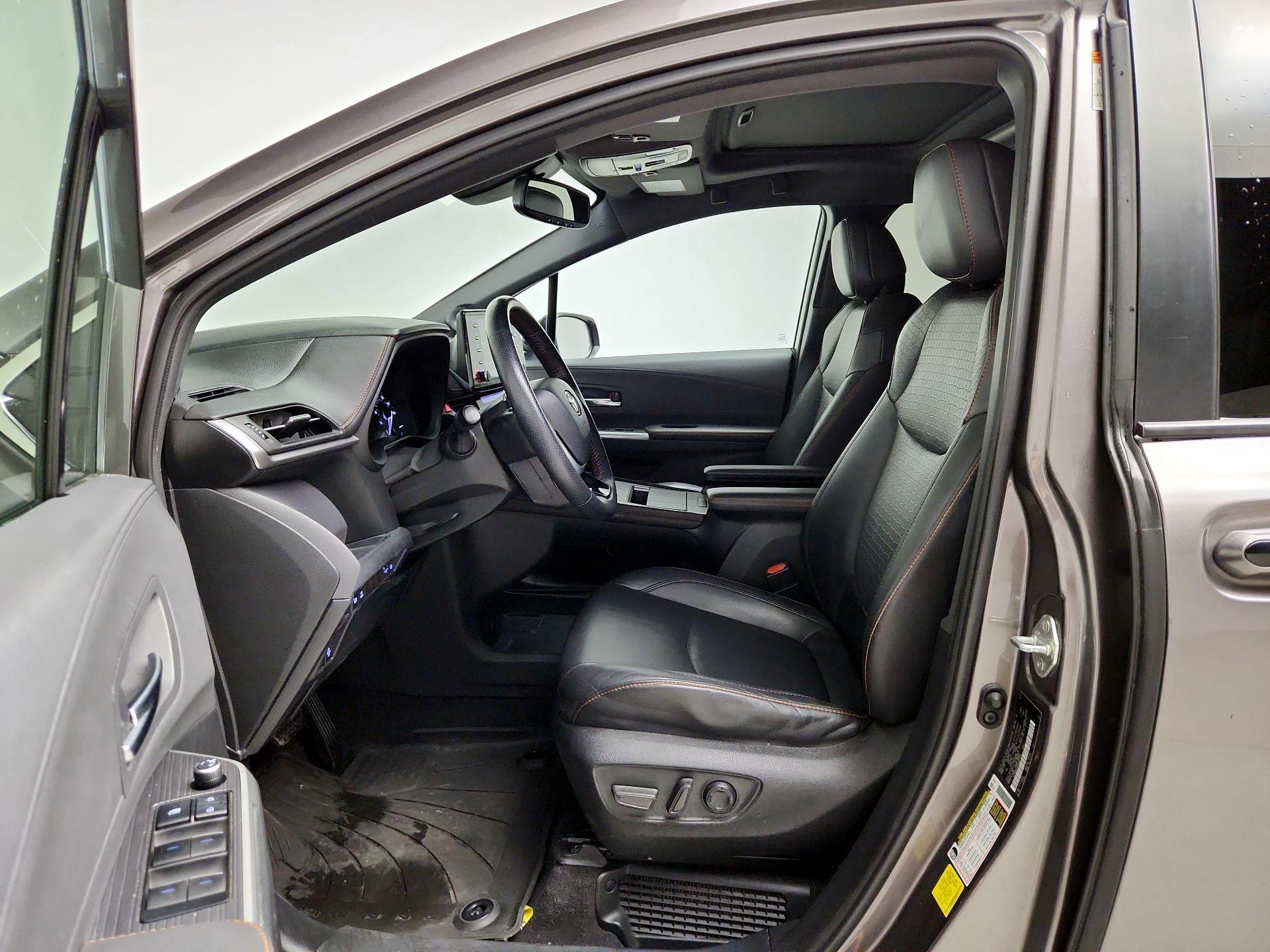 Thumbnail: 2022 Toyota Sienna - 11