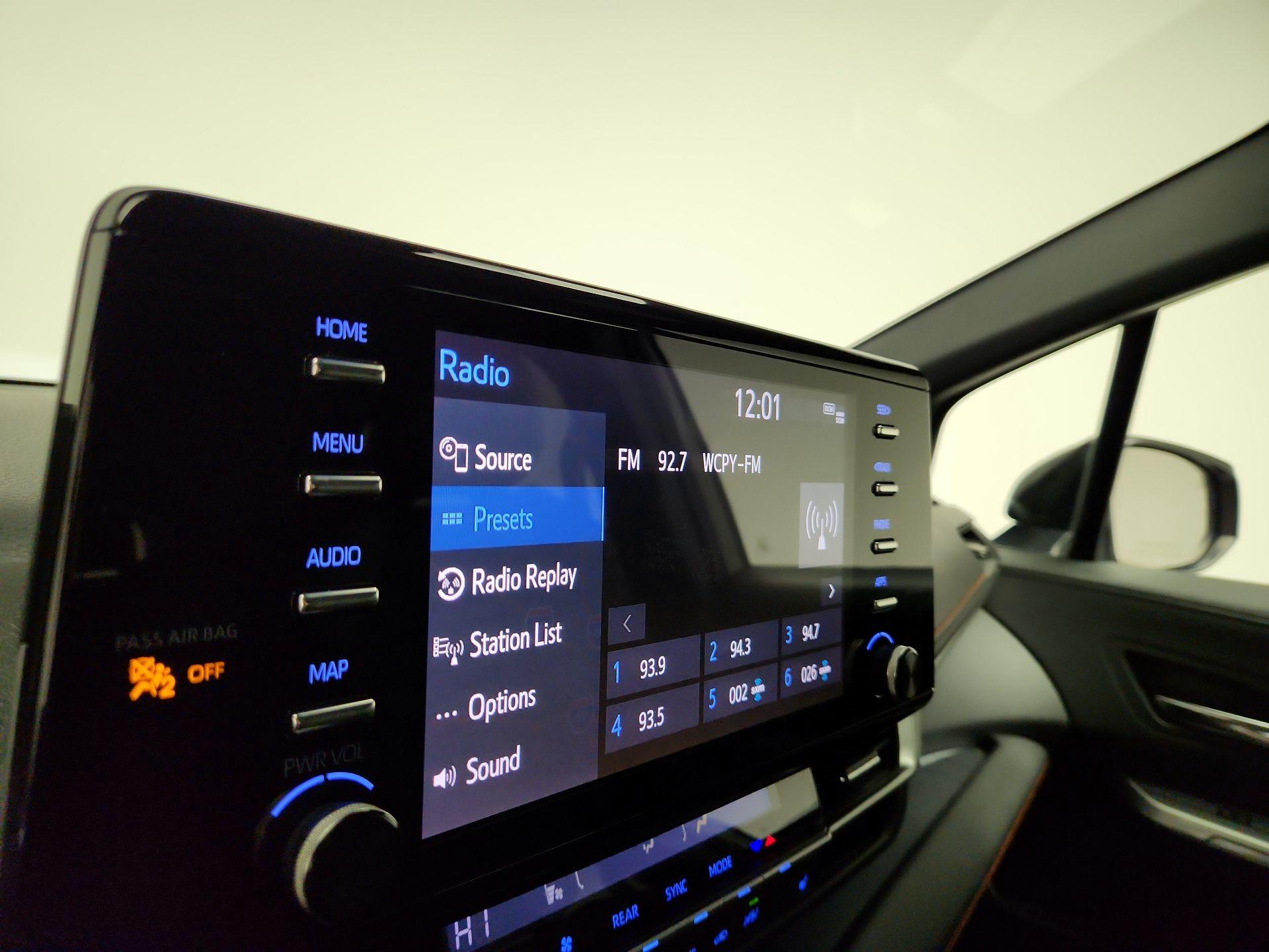 Thumbnail: 2022 Toyota Sienna - 16