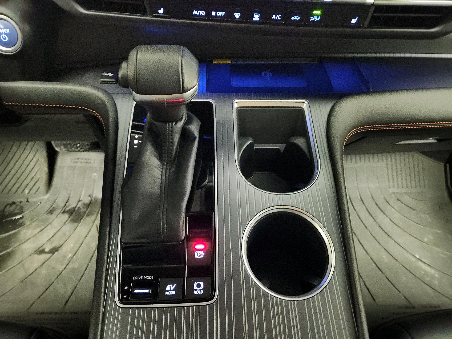 Thumbnail: 2022 Toyota Sienna - 18