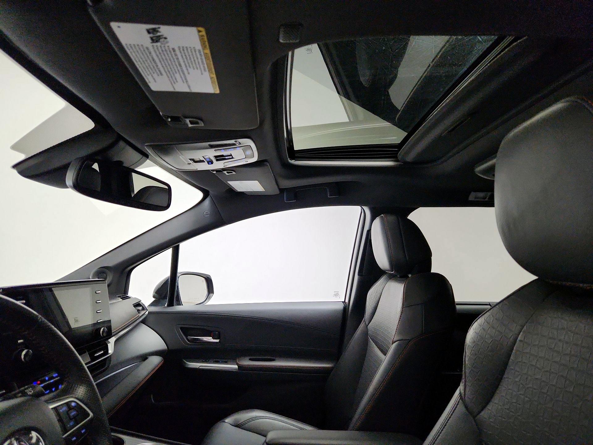 Thumbnail: 2022 Toyota Sienna - 20