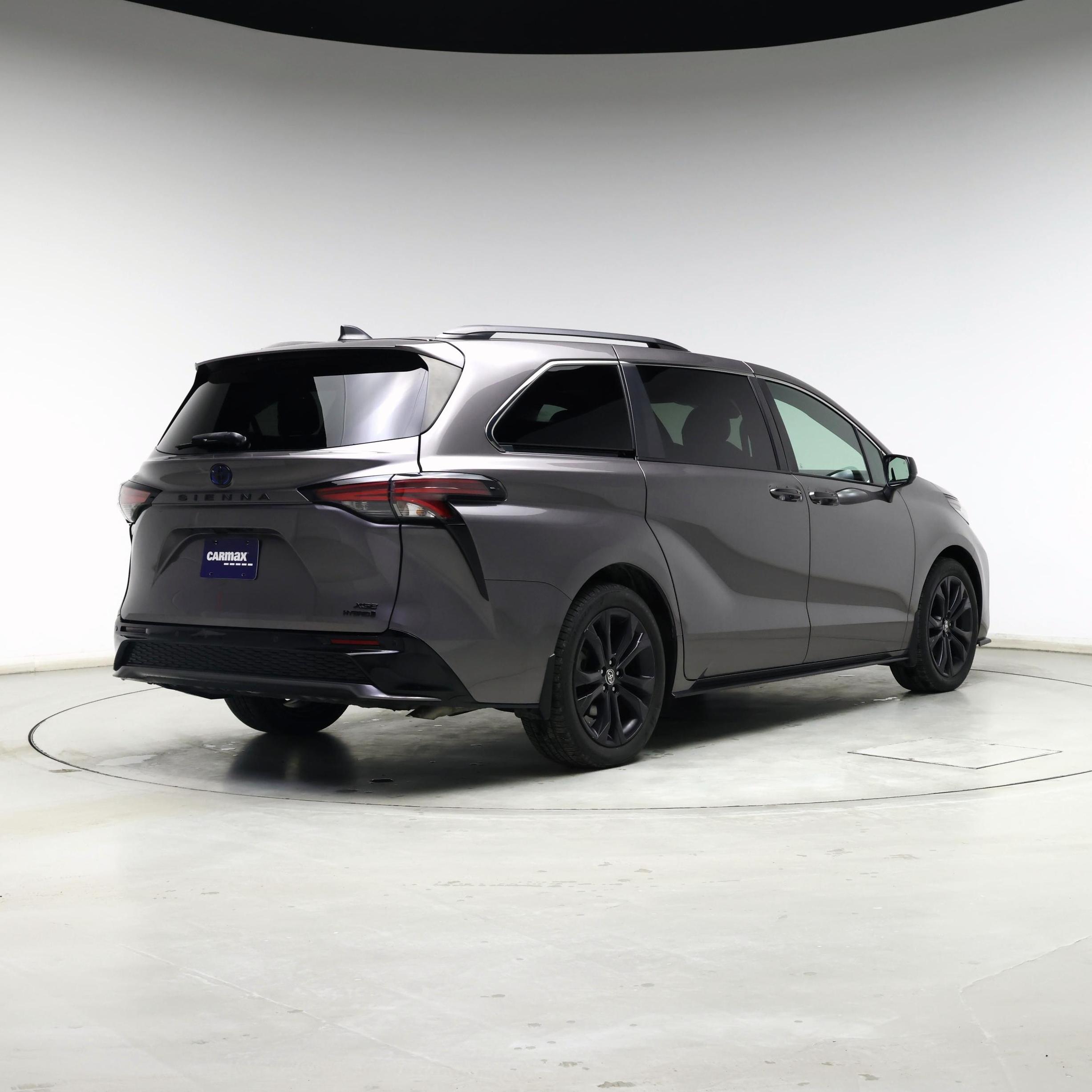 Thumbnail: 2022 Toyota Sienna - 8