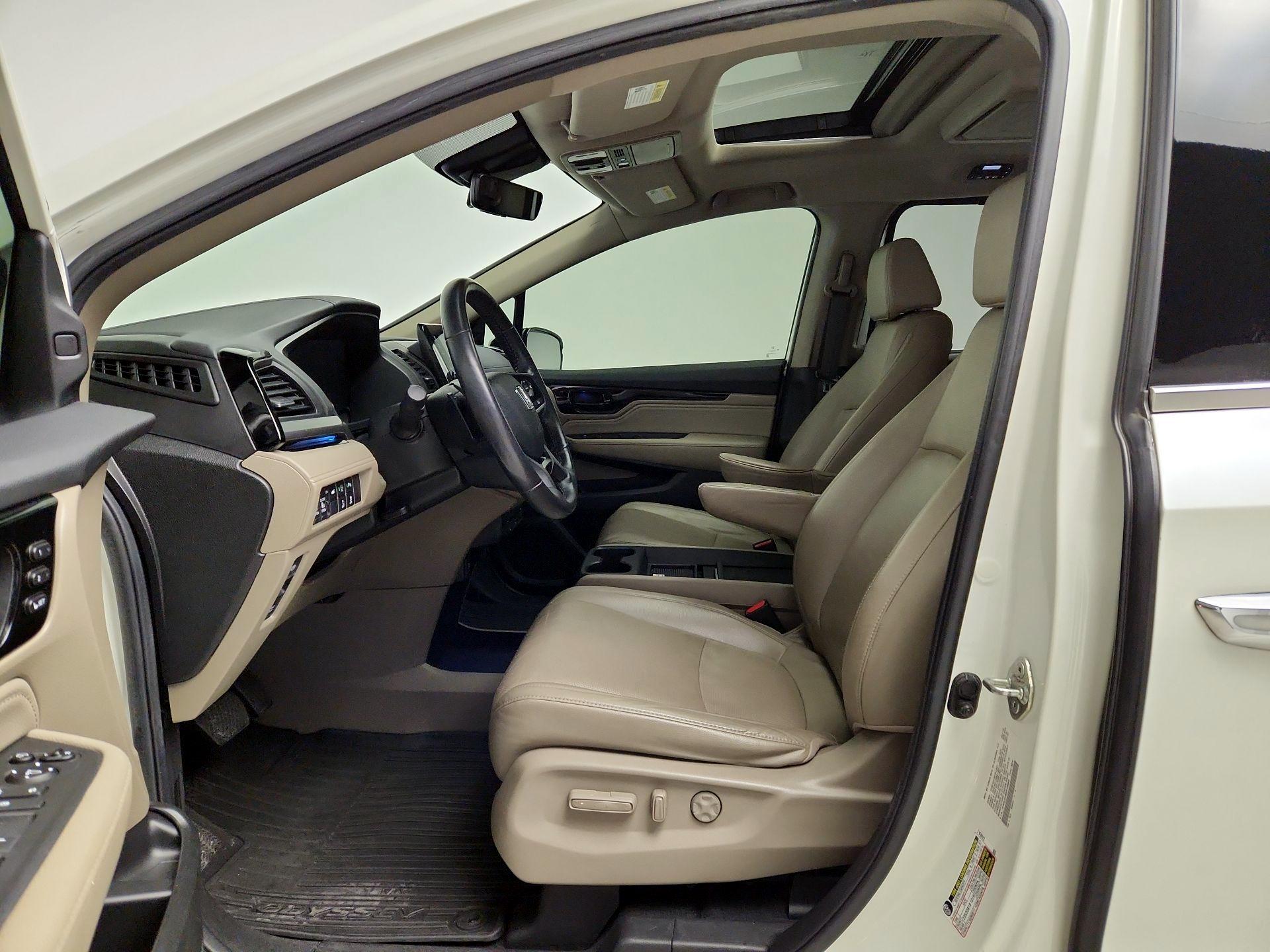 Thumbnail: 2019 Honda Odyssey - 11