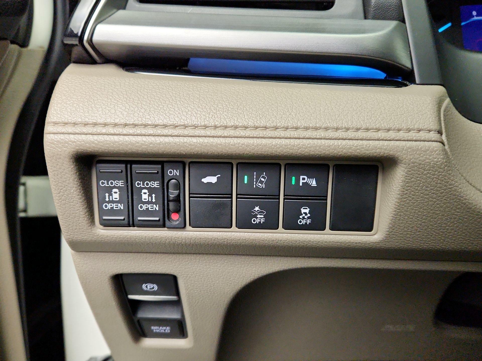 Thumbnail: 2019 Honda Odyssey - 13