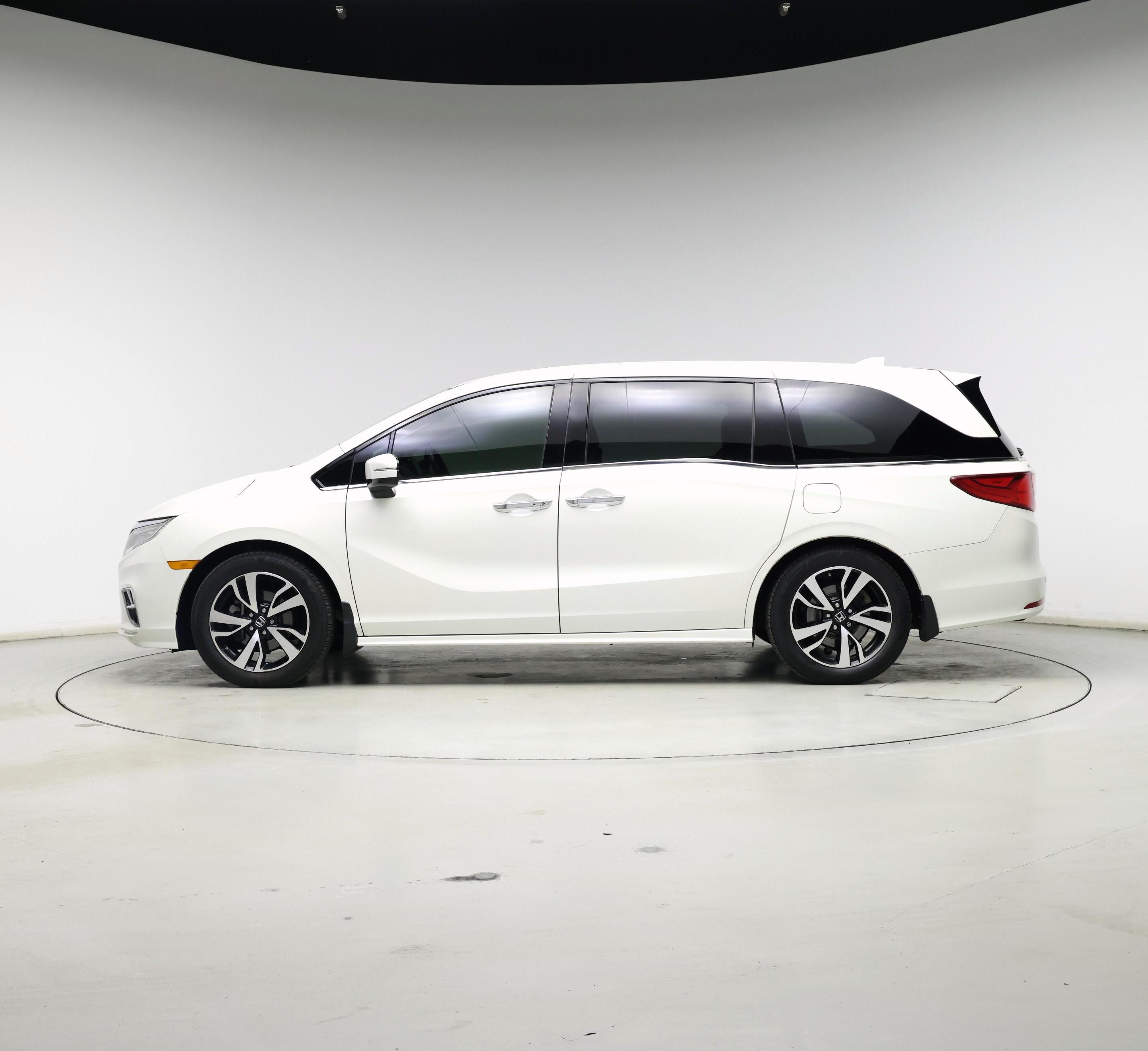 Thumbnail: 2019 Honda Odyssey - 3
