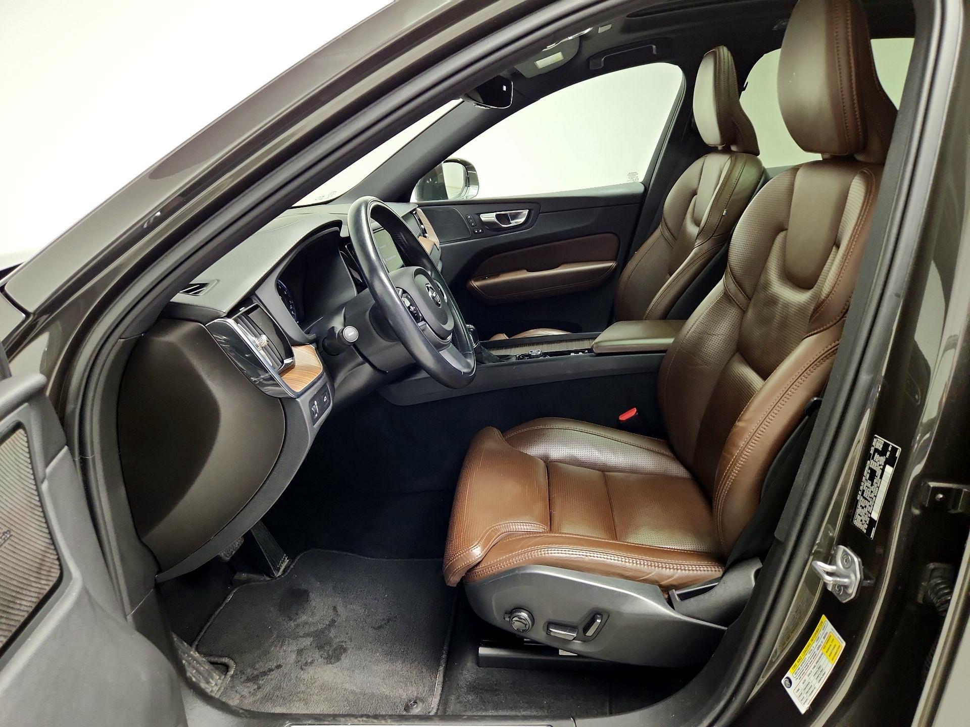 Thumbnail: 2021 Volvo XC60 - 11