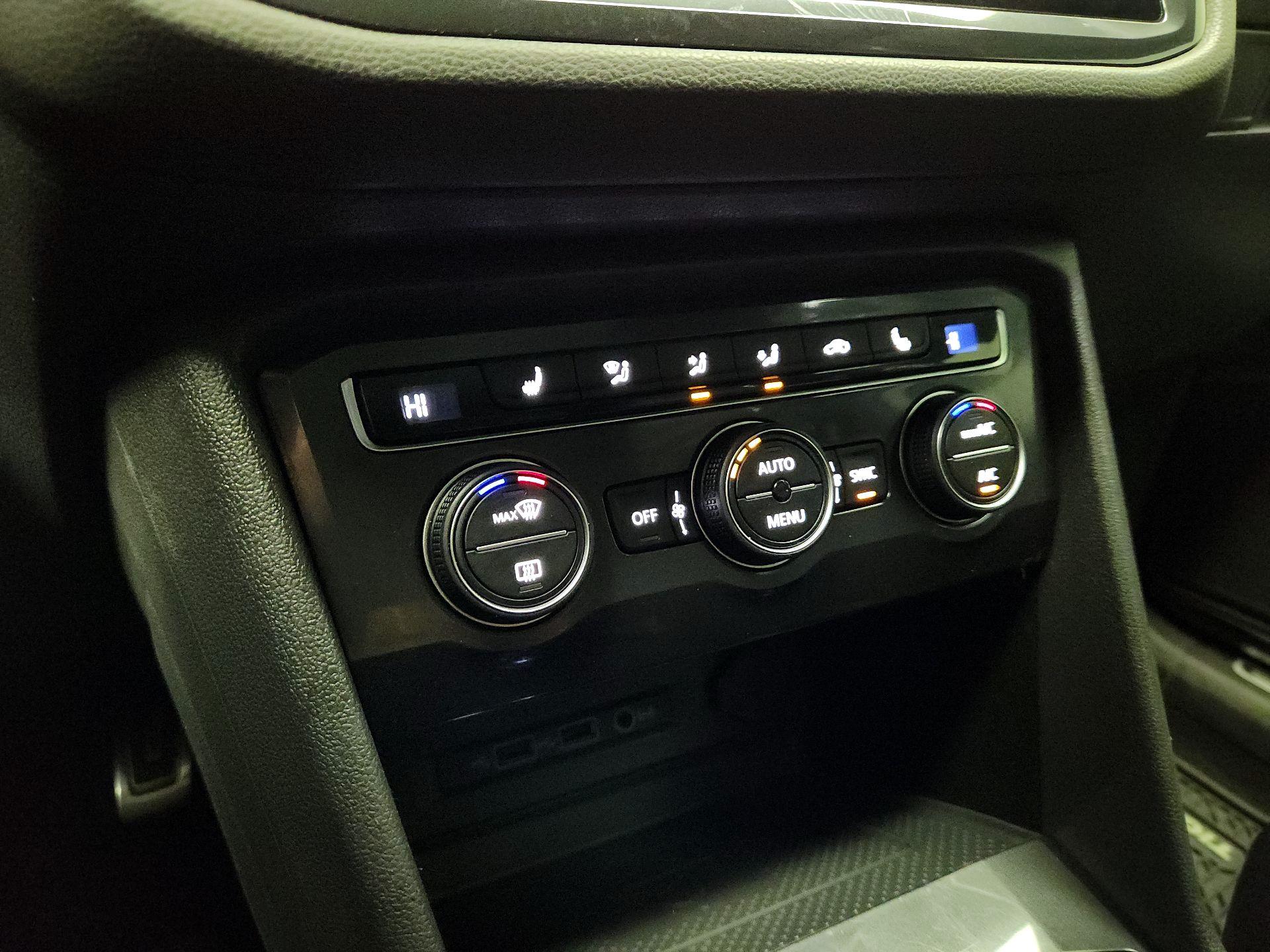 Thumbnail: 2020 Volkswagen Tiguan - 16