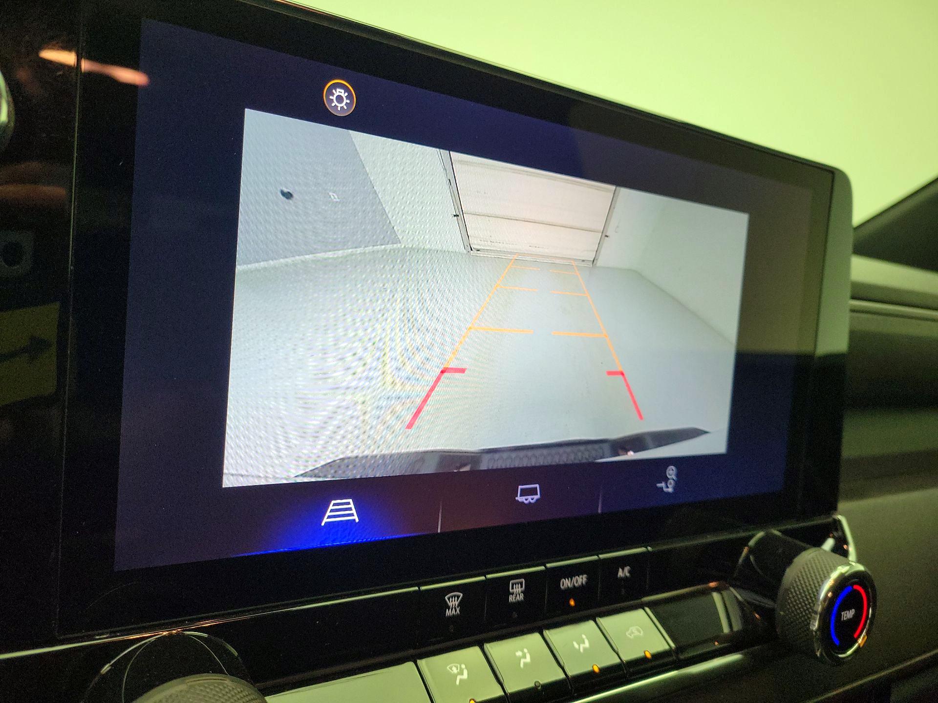 Thumbnail: 2023 Chevrolet Colorado - 13