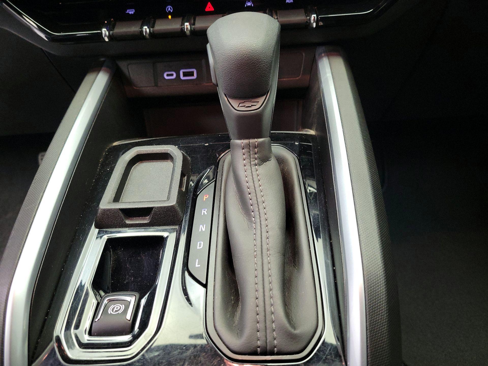 Thumbnail: 2023 Chevrolet Colorado - 16