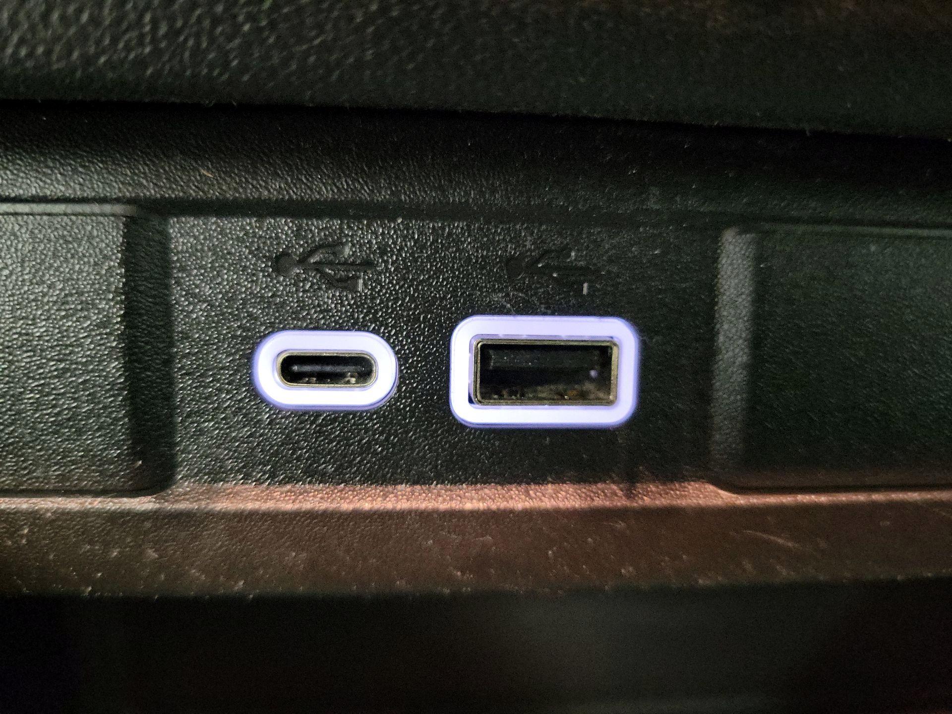 Thumbnail: 2023 Chevrolet Colorado - 17